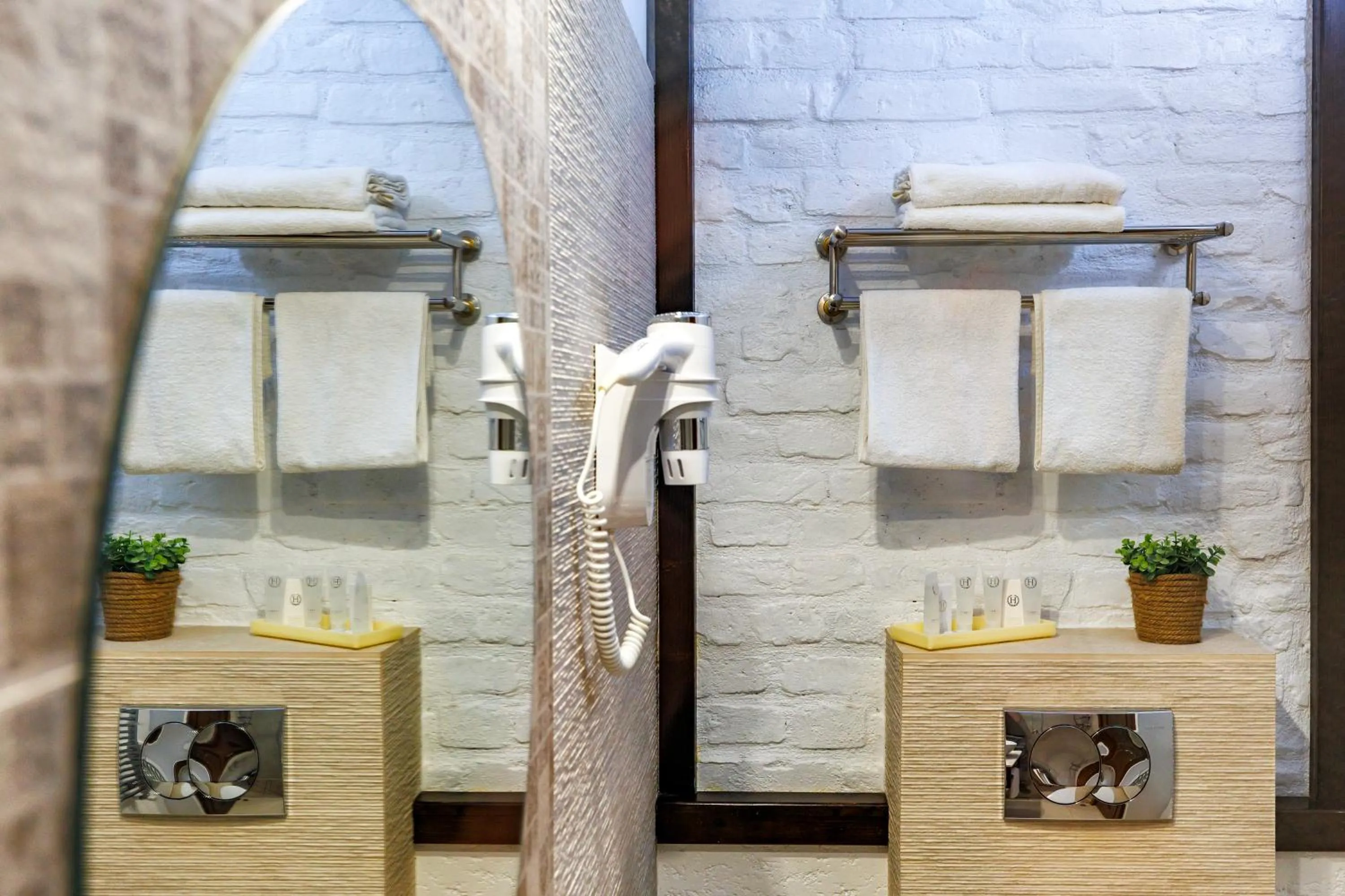 Bathroom in La Strada Boutique Villa