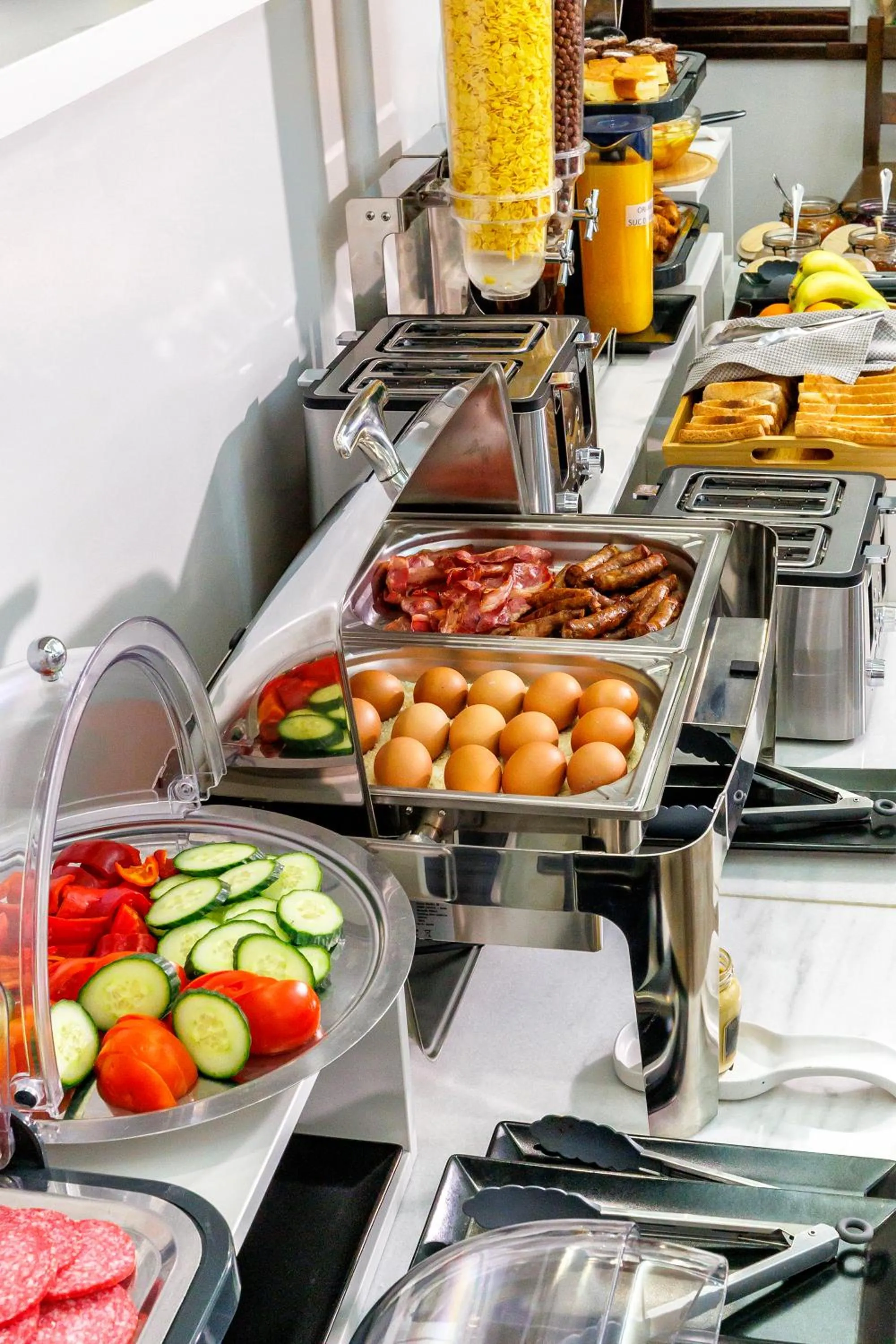 Food and drinks in La Strada Boutique Villa