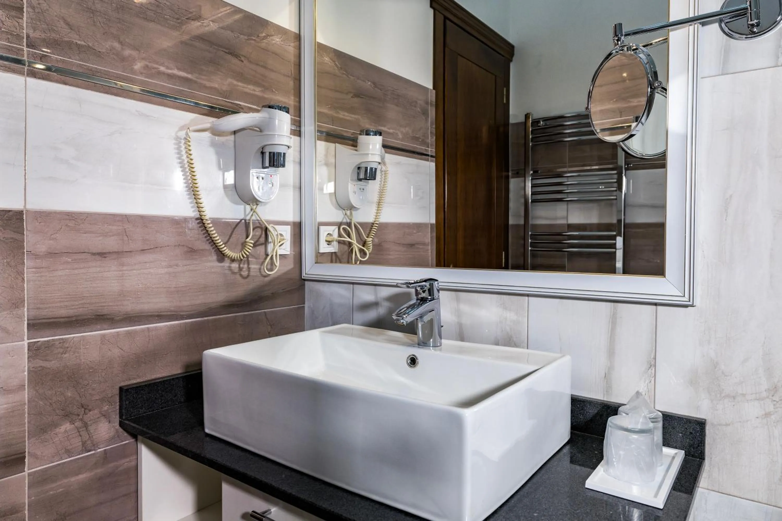 Shower in La Strada Boutique Villa