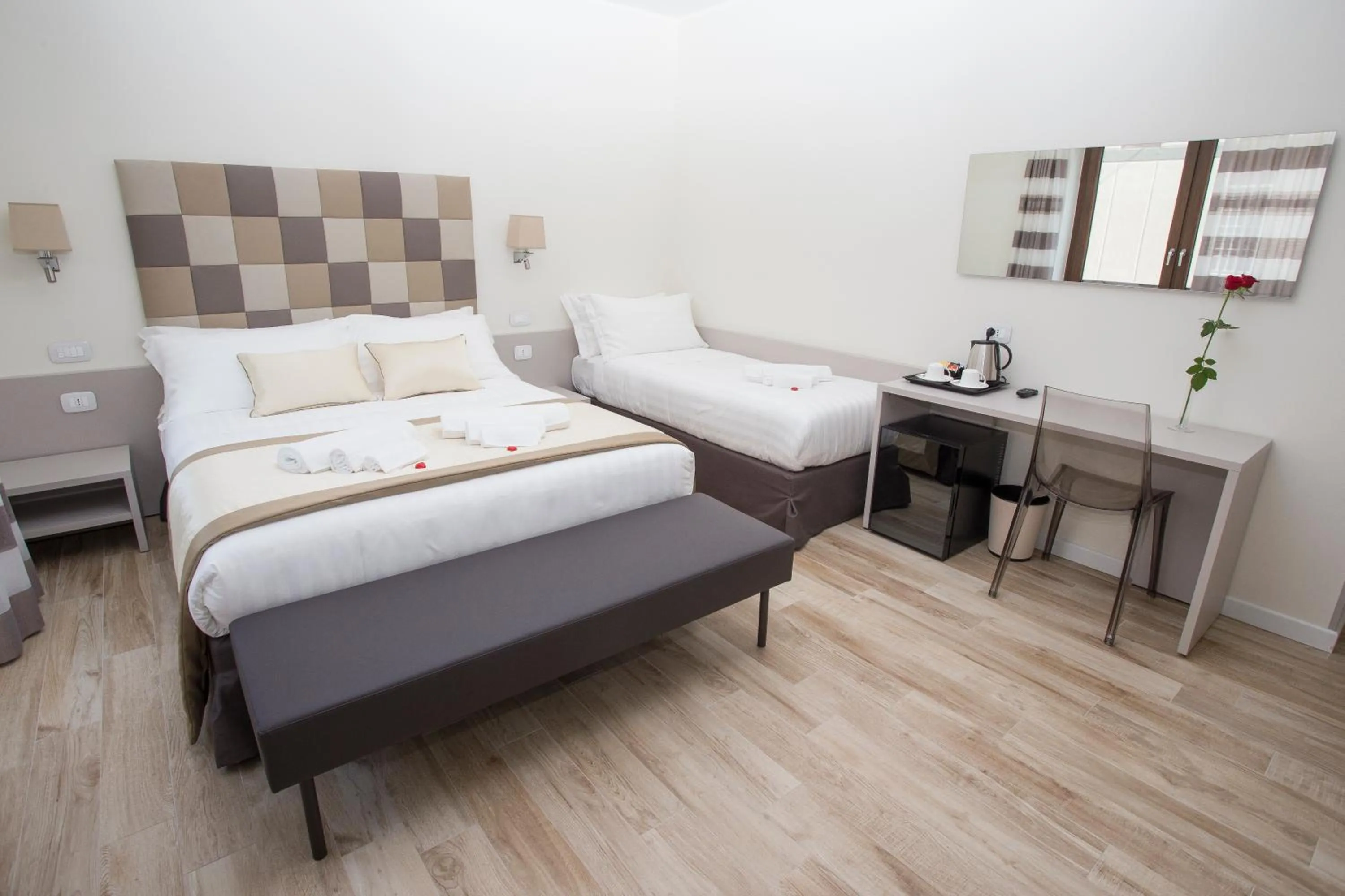 Photo of the whole room, Bed in Leonardo Da Vinci Guest House