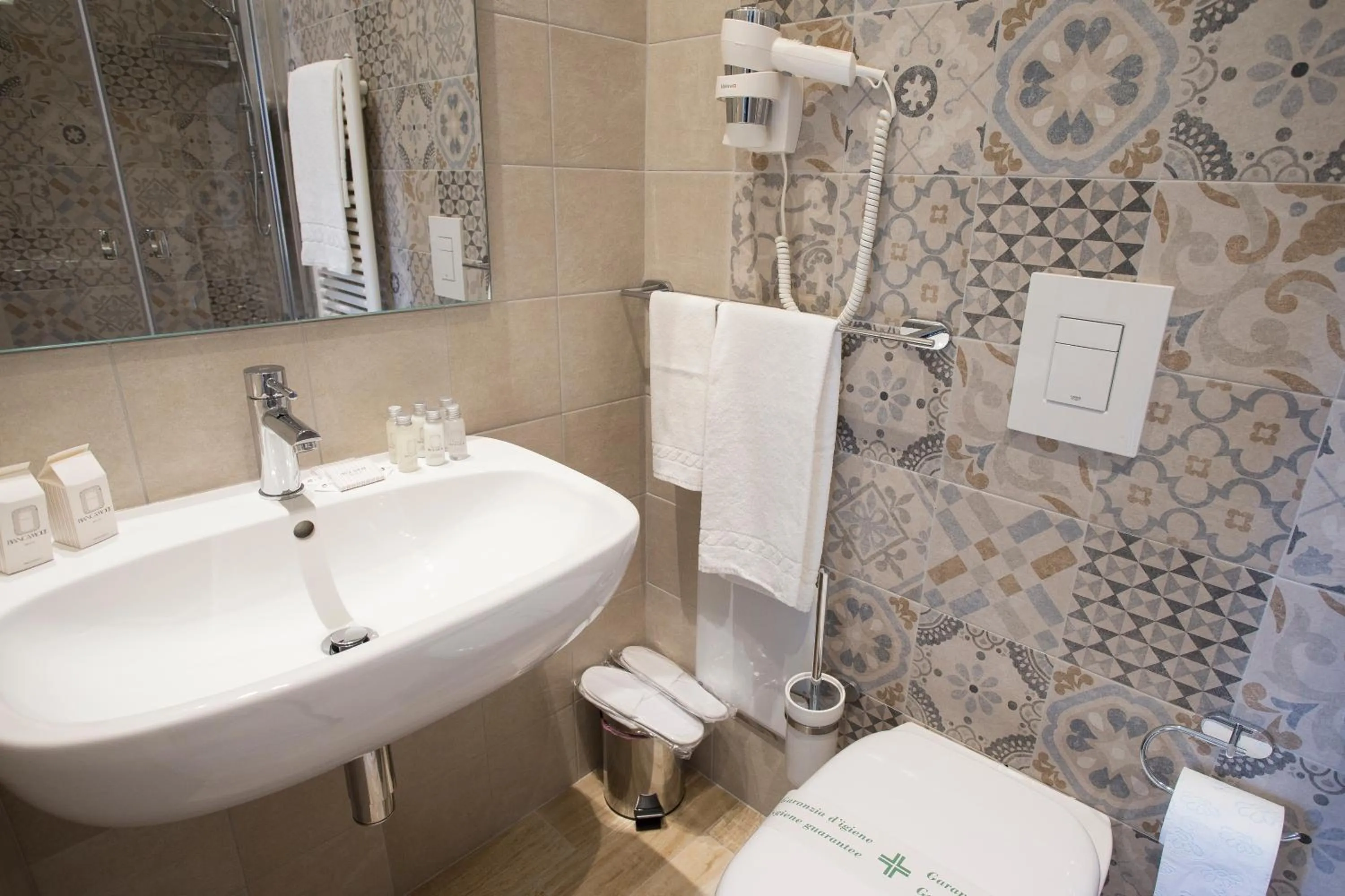 Bathroom in Leonardo Da Vinci Guest House