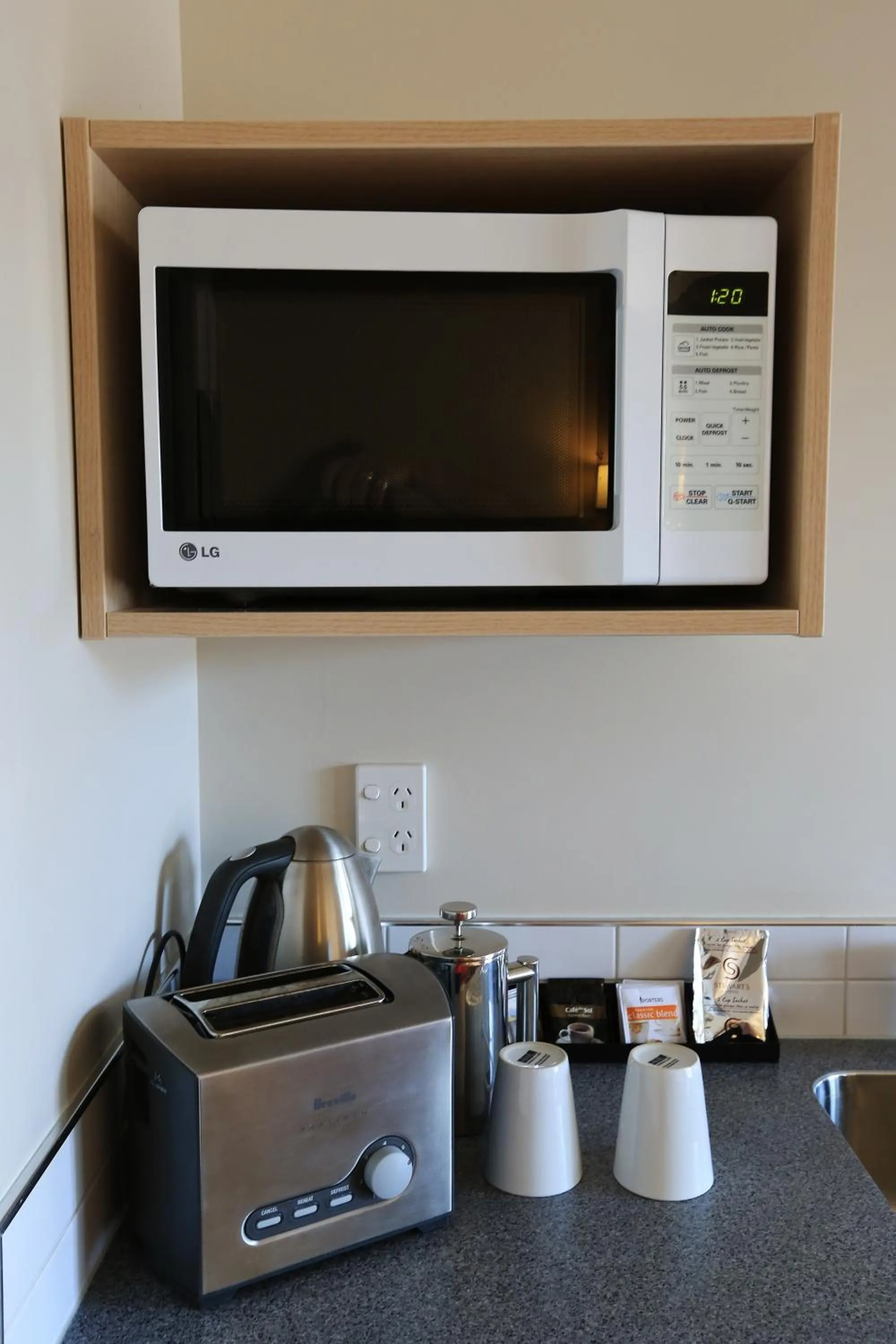 Coffee/tea facilities in Bella Vista Motel Fox Glacier