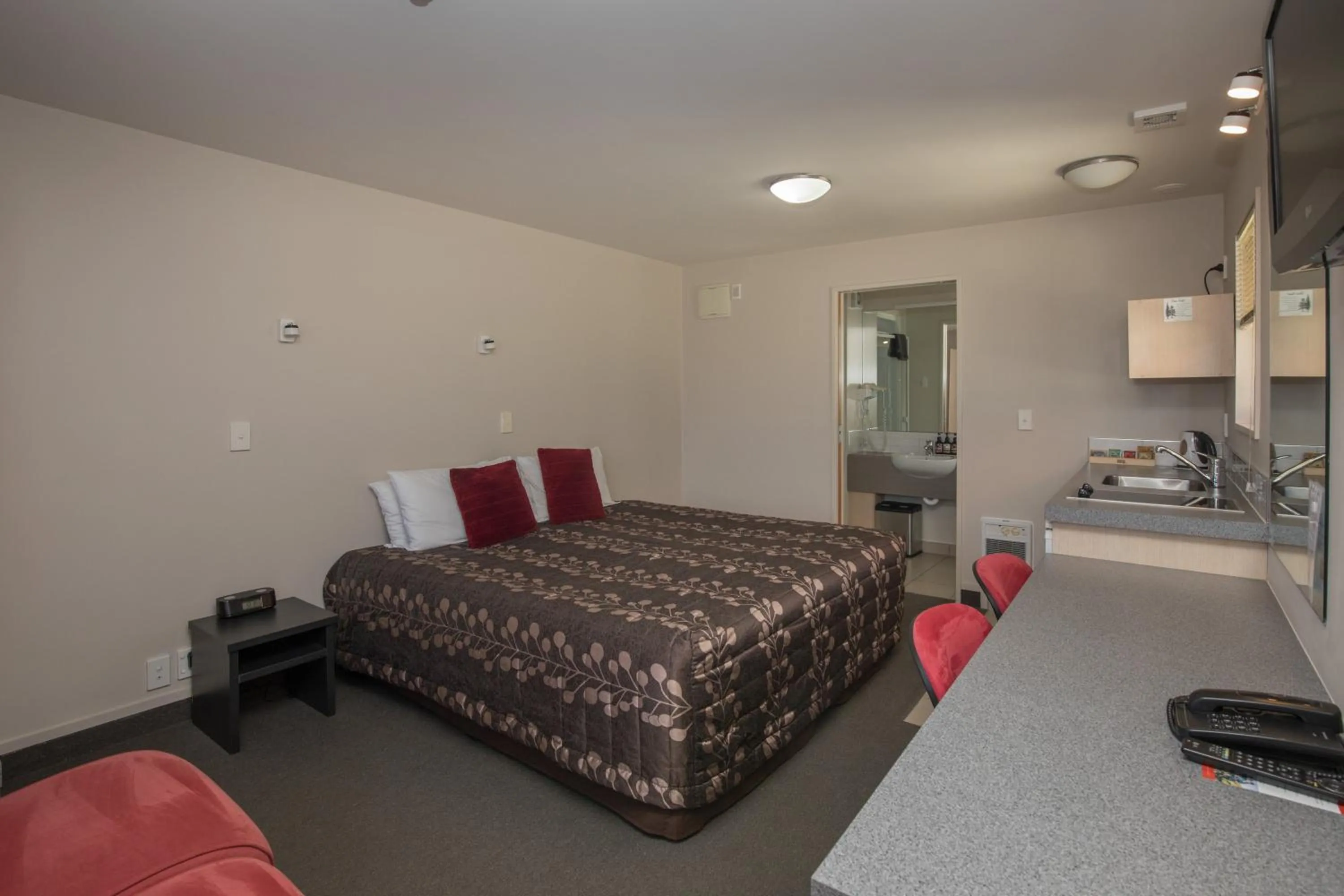 Superior King Studio in Bella Vista Motel Fox Glacier