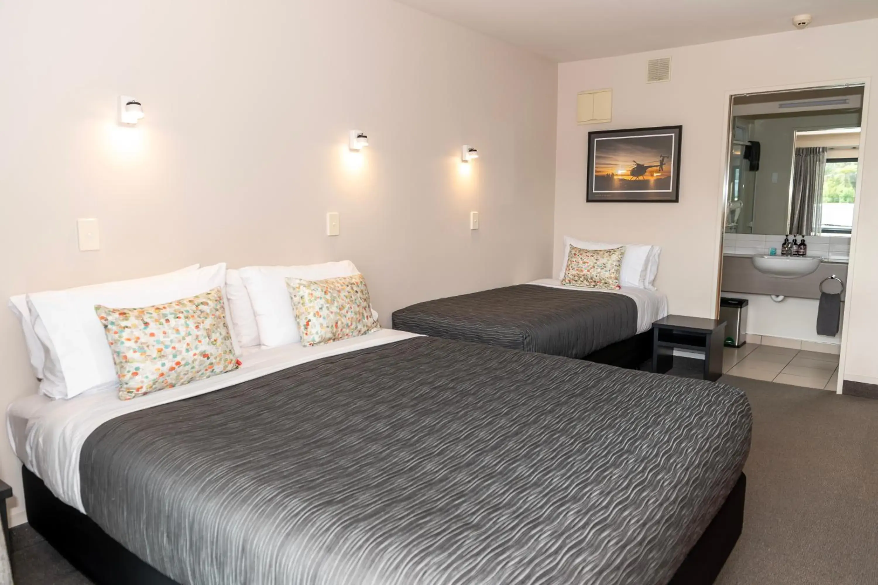 Triple Studio in Bella Vista Motel Fox Glacier Triple Studio in Bella Vista Motel Fox Glacier