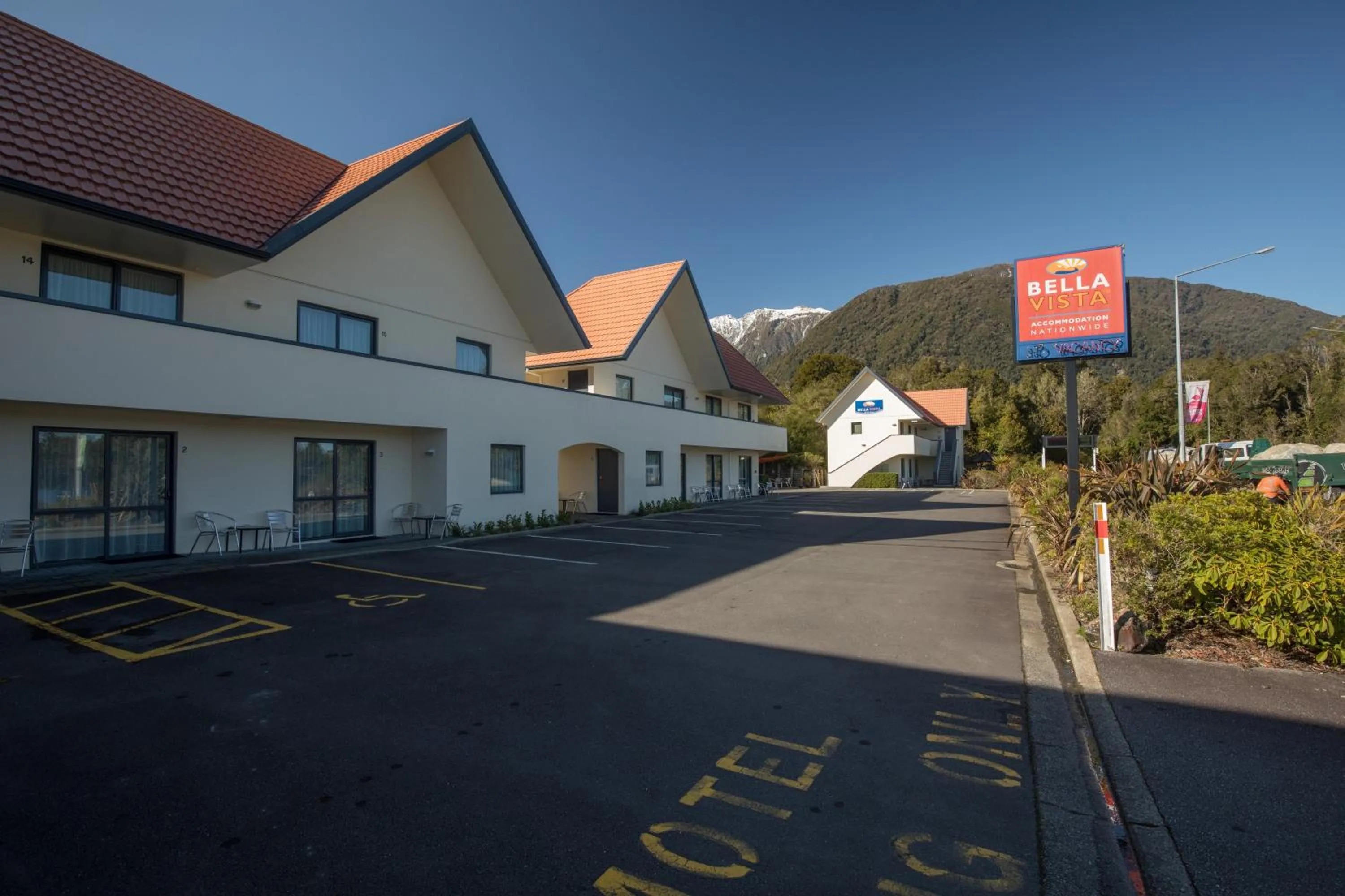 Property building in Bella Vista Motel Fox Glacier