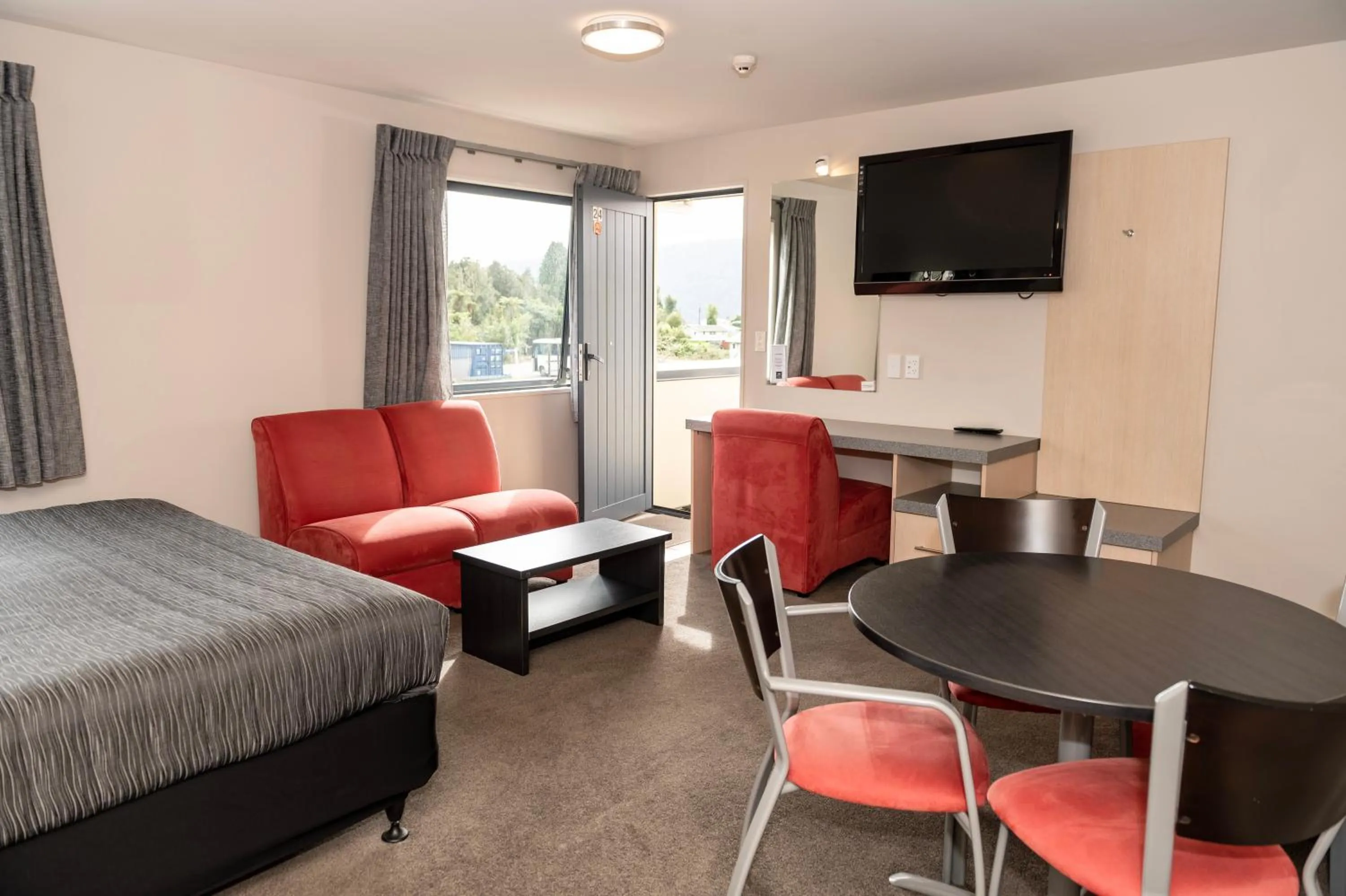 Bed in Bella Vista Motel Fox Glacier