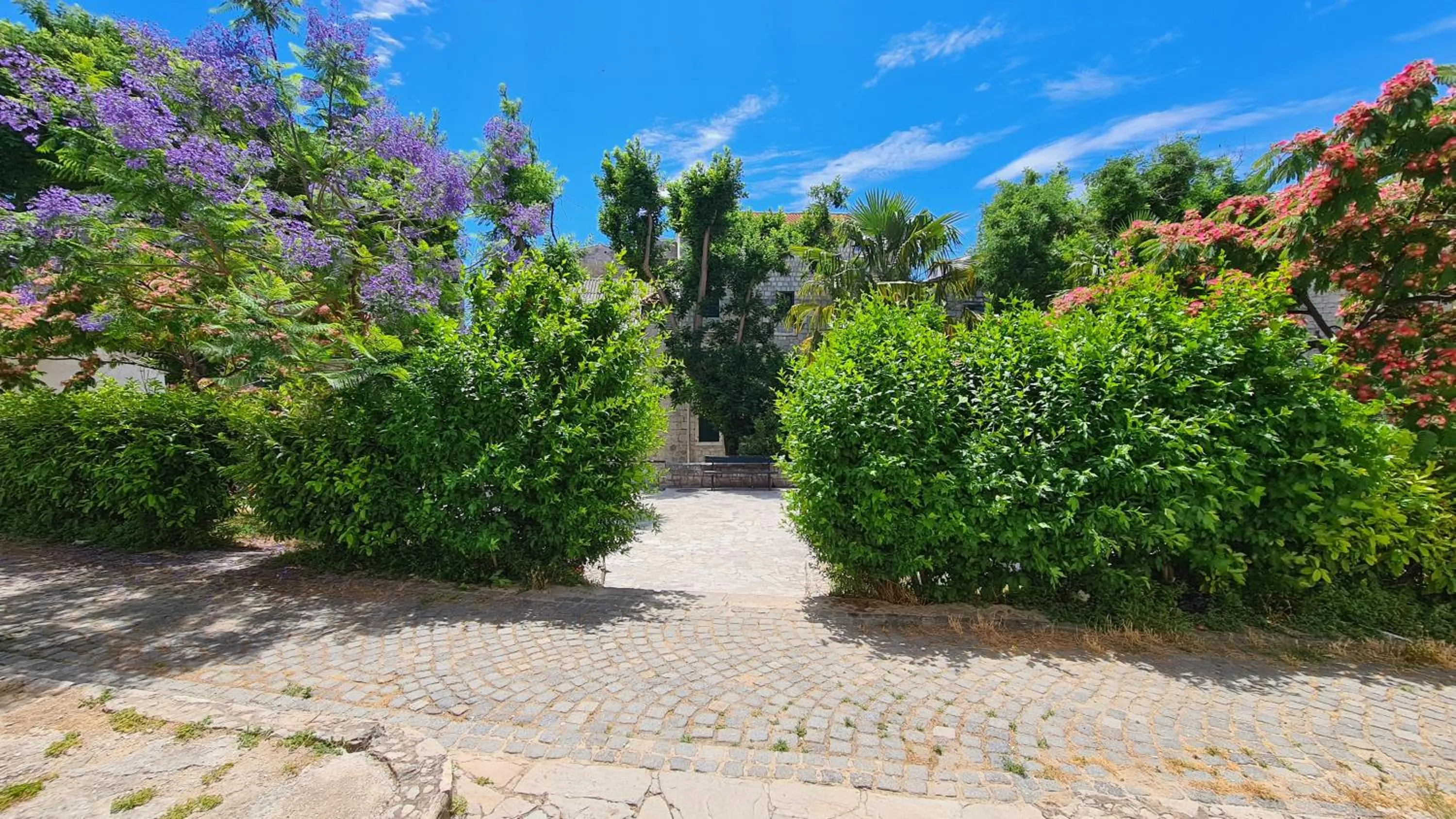 Facade/entrance in Nirvana rooms Split