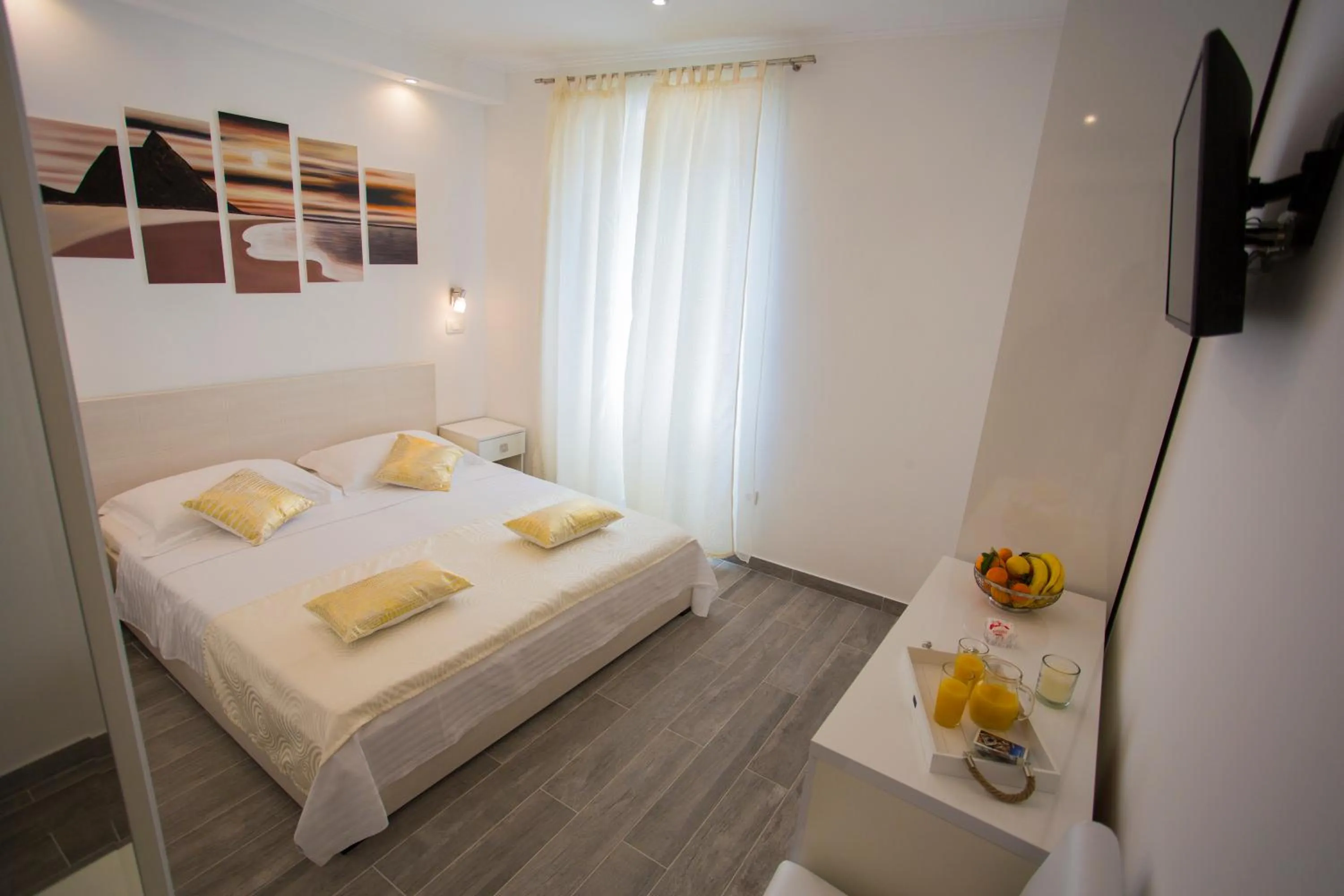 Photo of the whole room, Bed in Nirvana rooms Split