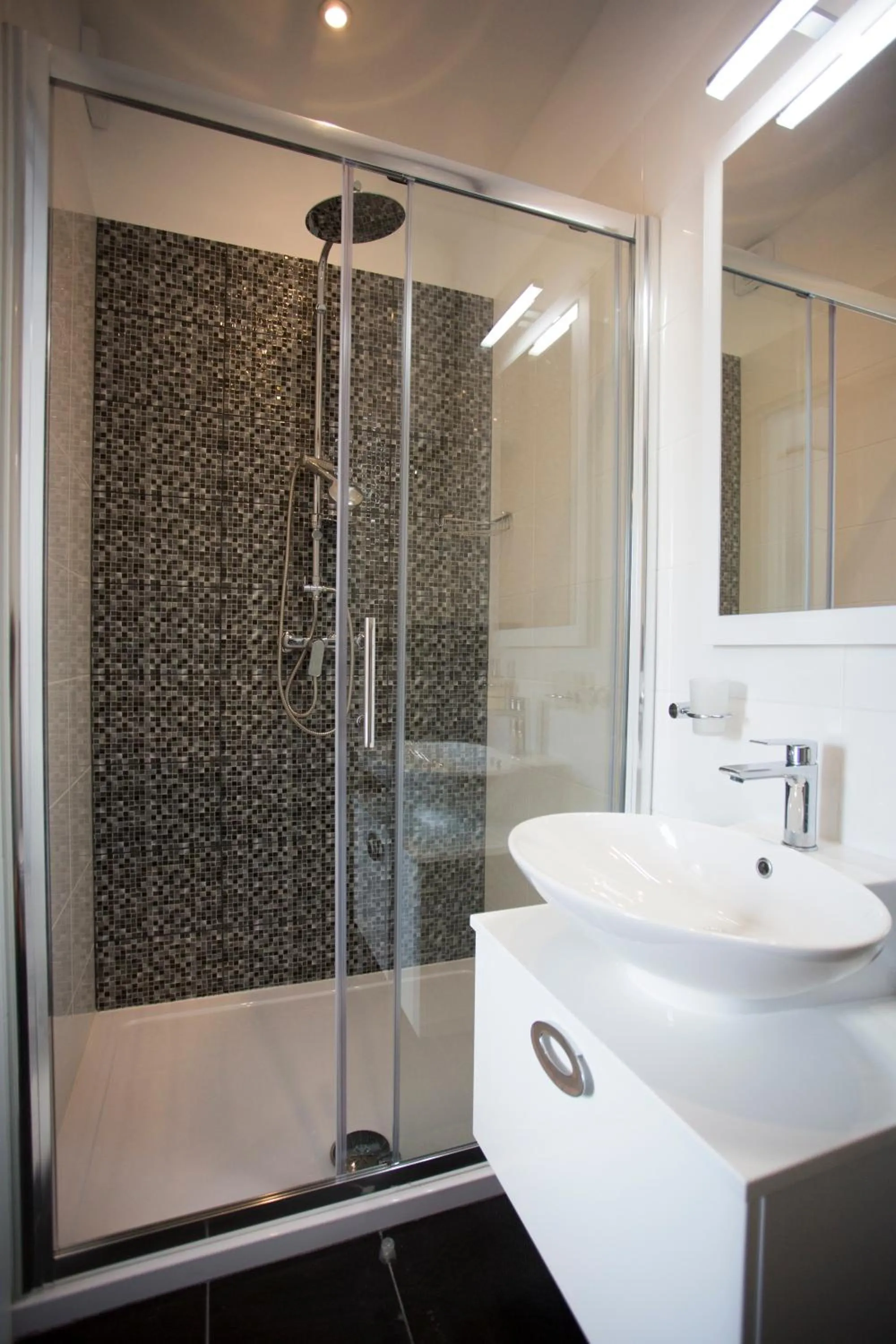 Bathroom in Nirvana rooms Split