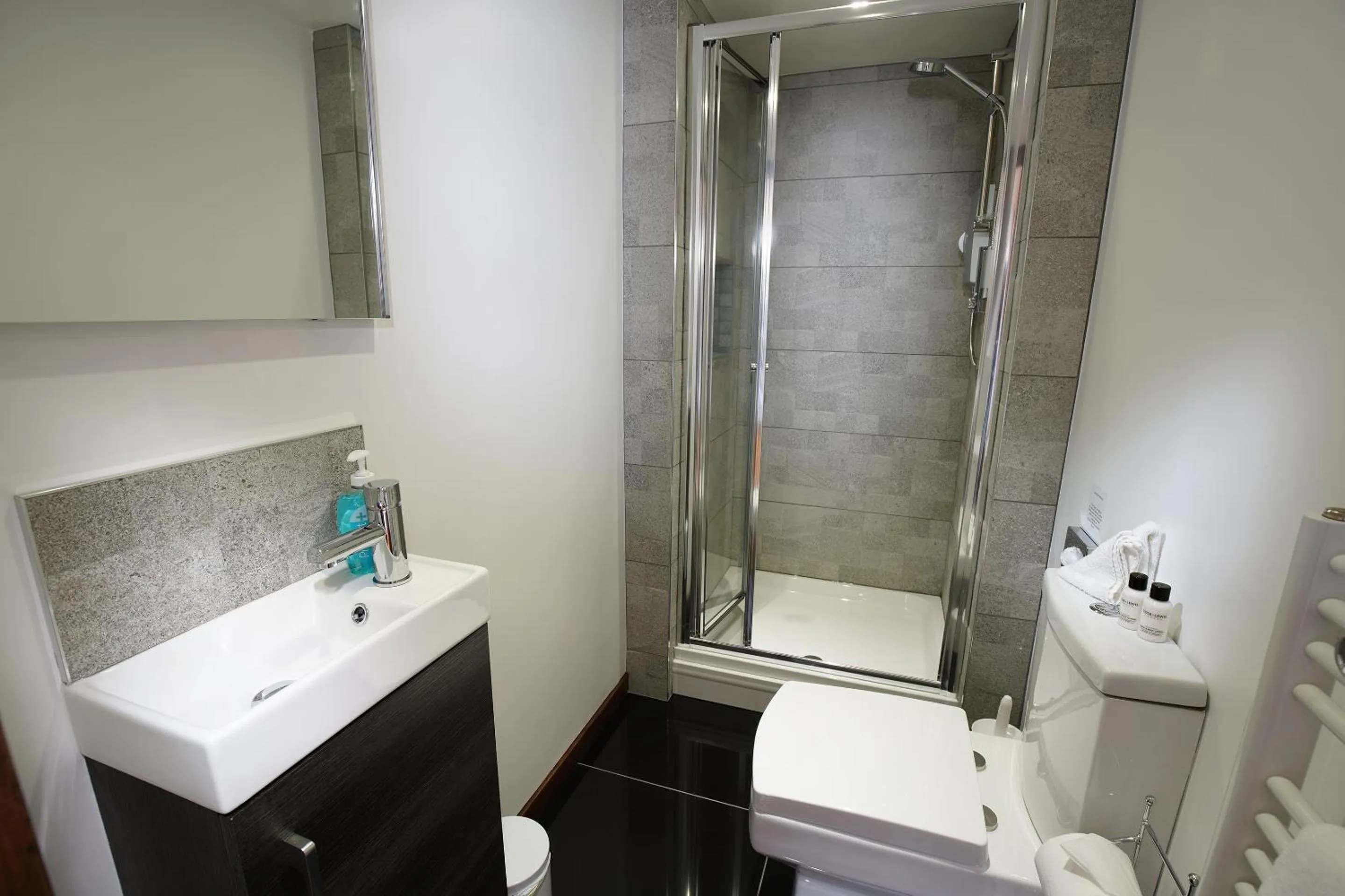 Hamble Retreat Studios and Lodge