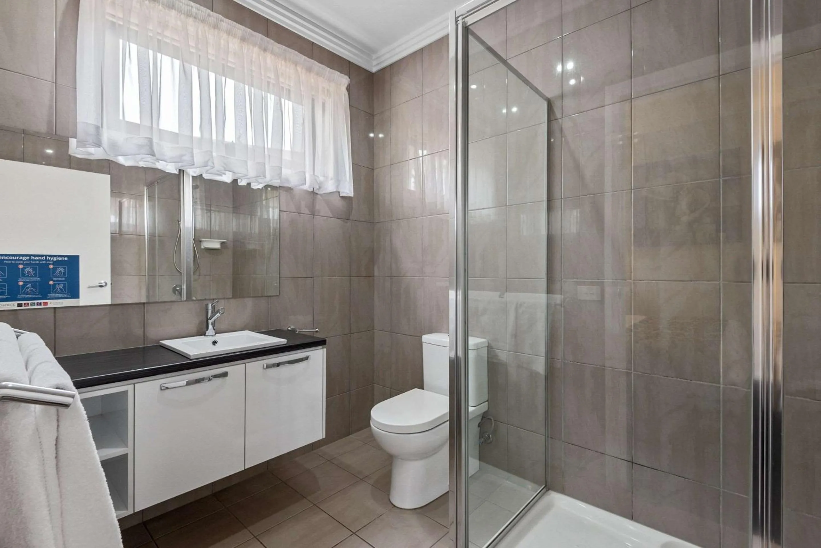 Bedroom in Comfort Inn Deakin Palms