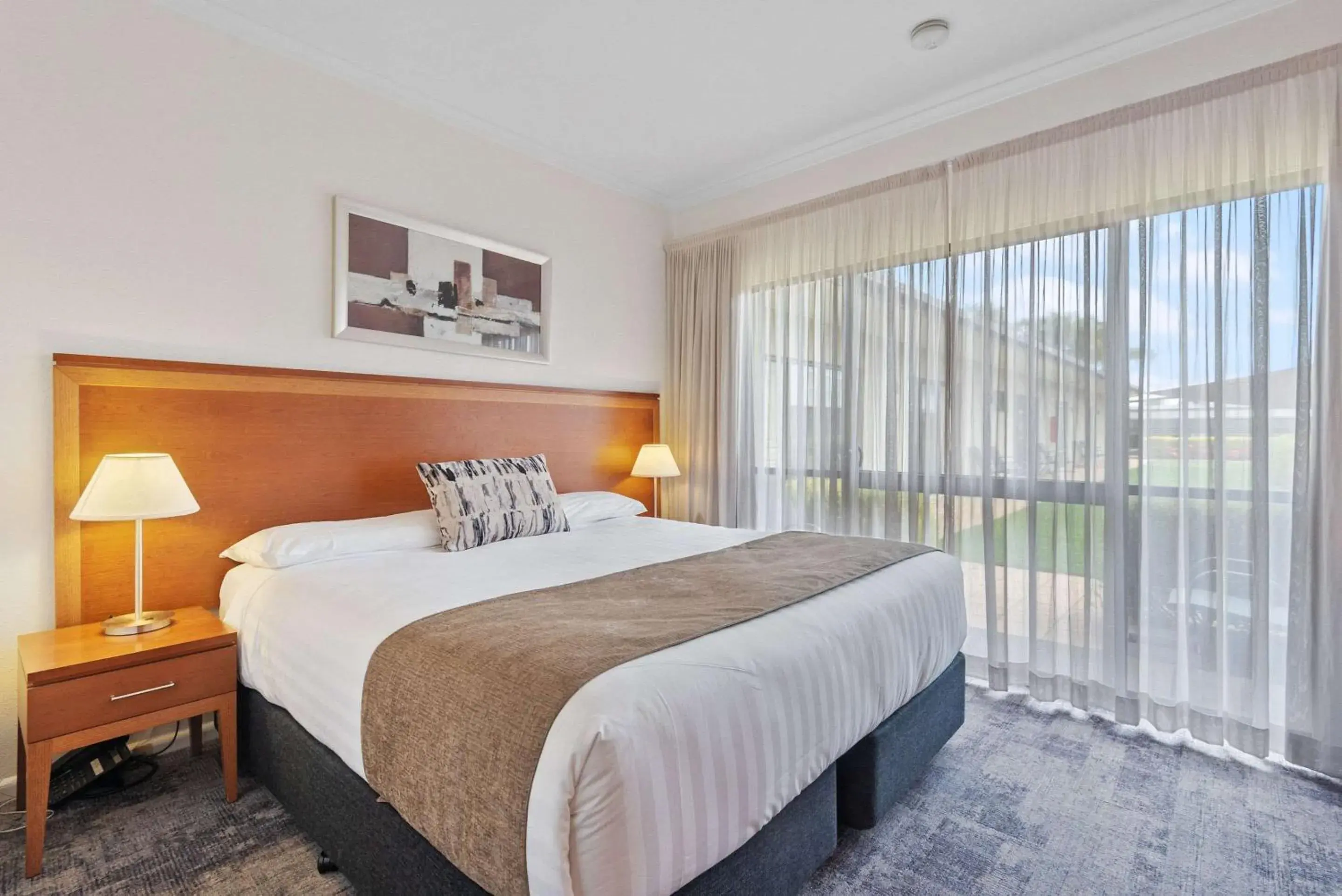 Bedroom, Bed in Comfort Inn Deakin Palms Bedroom, Bed in Comfort Inn Deakin Palms