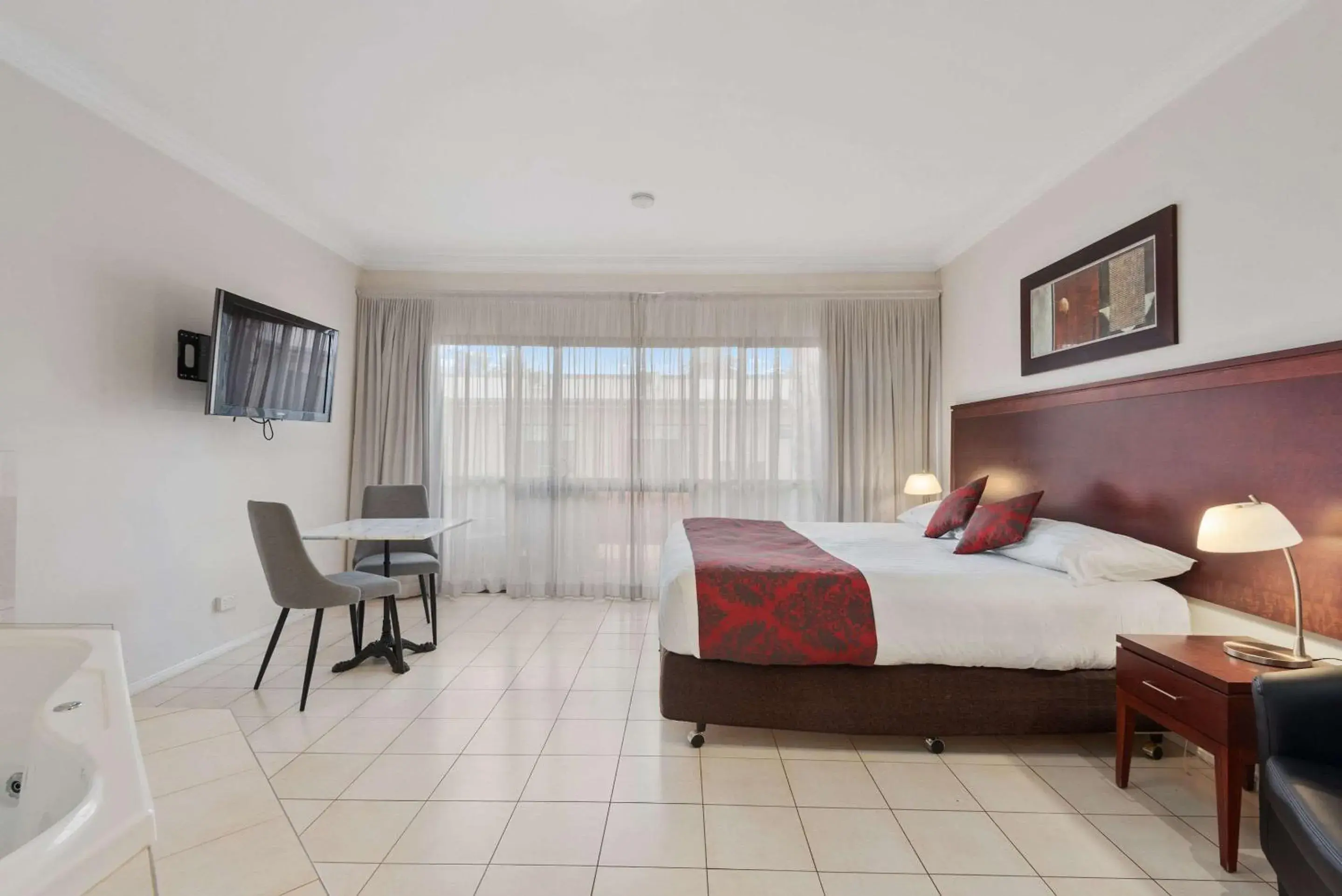 Bedroom, Bed in Comfort Inn Deakin Palms Bedroom, Bed in Comfort Inn Deakin Palms