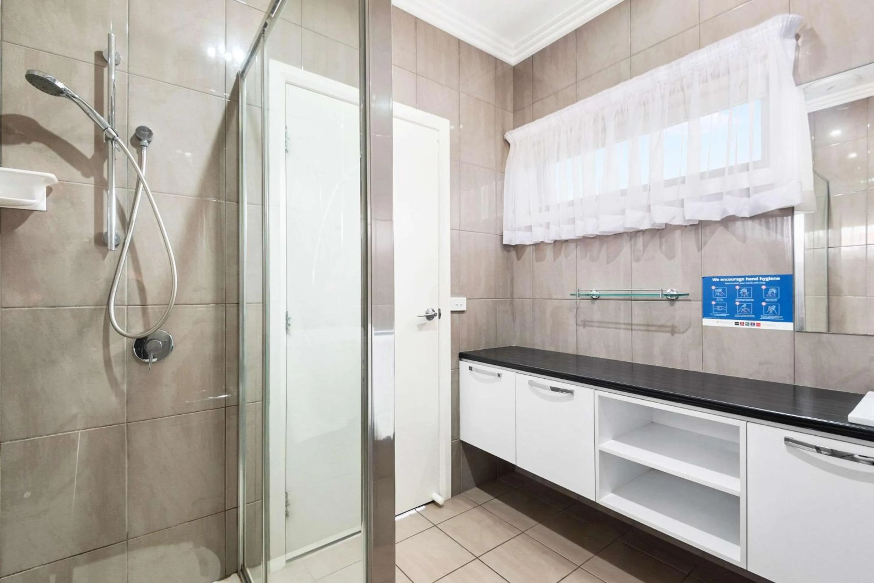 Bedroom in Comfort Inn Deakin Palms