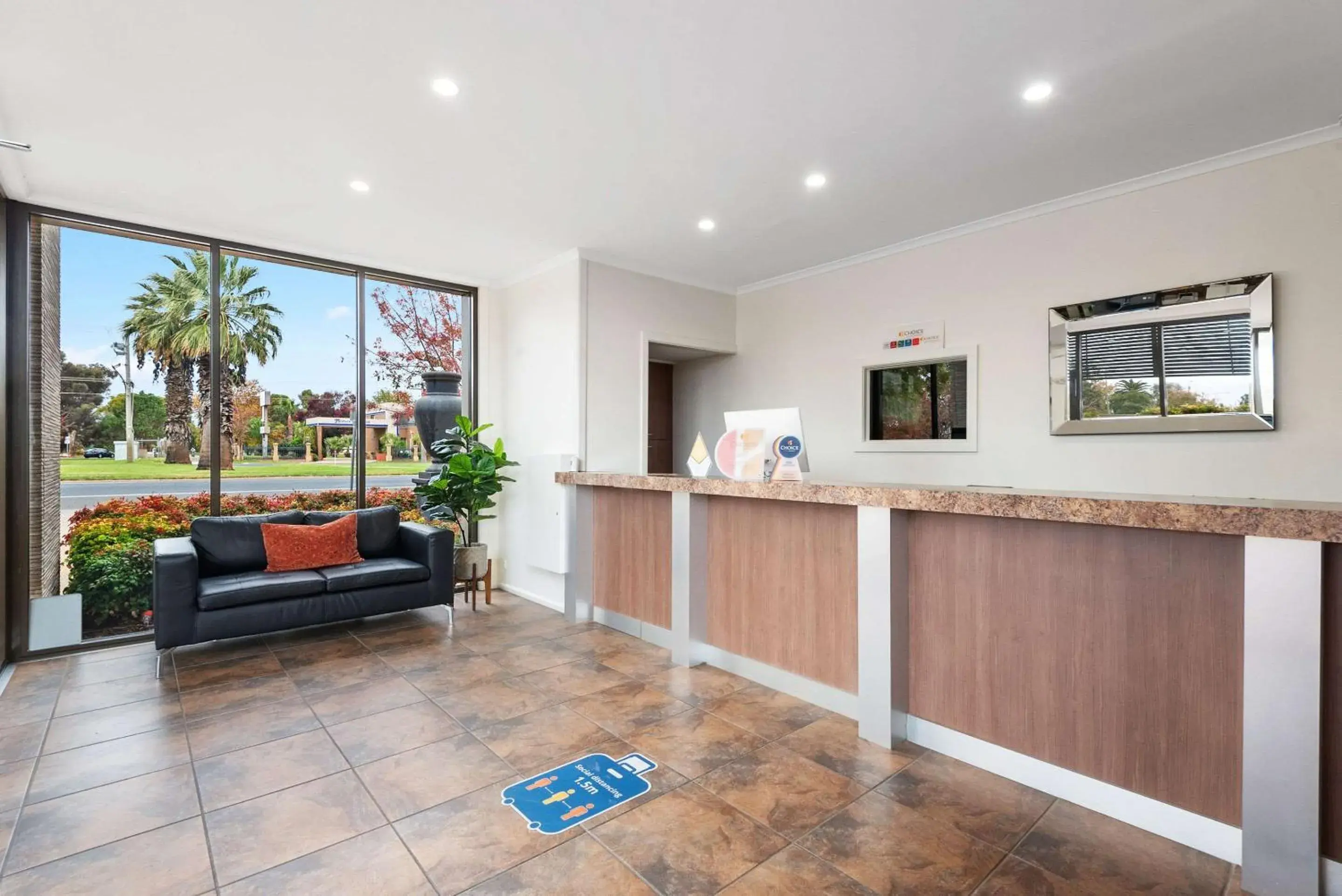 Lobby or reception in Comfort Inn Deakin Palms Lobby or reception in Comfort Inn Deakin Palms