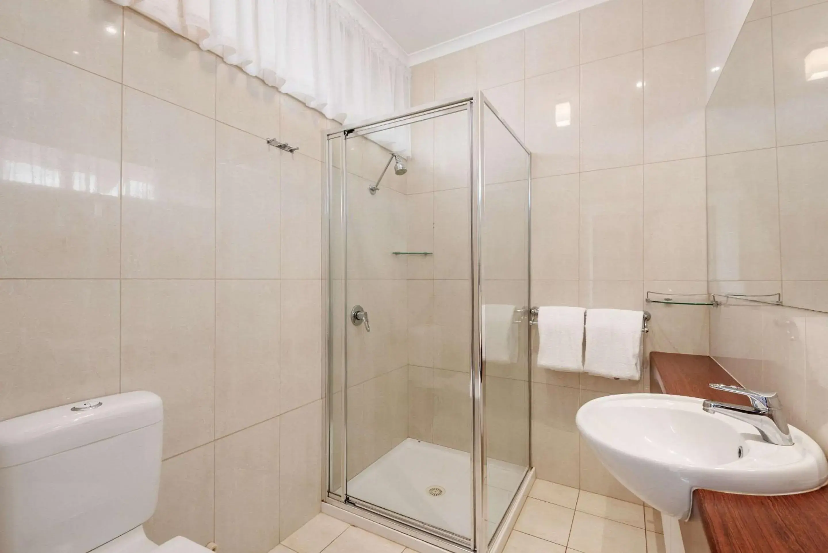 Bedroom in Comfort Inn Deakin Palms Bedroom in Comfort Inn Deakin Palms