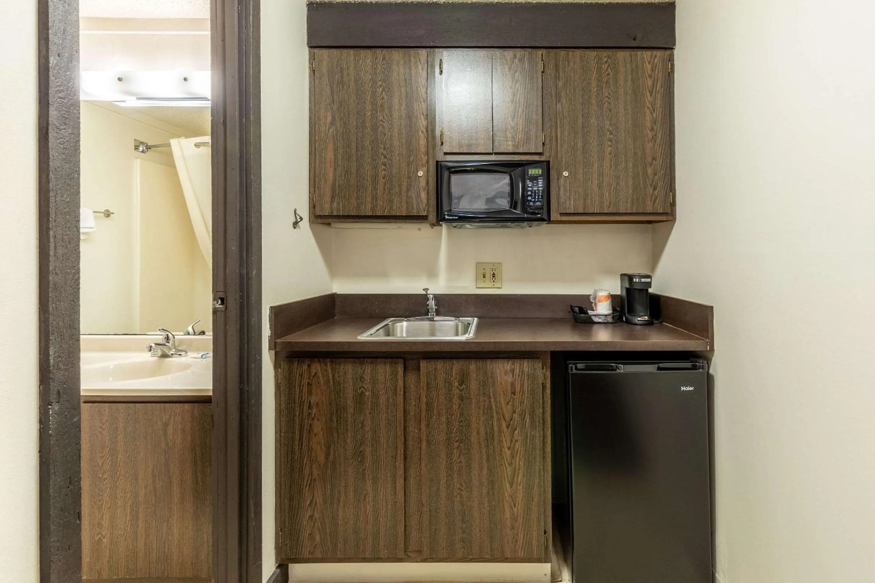 Photo of the whole room in Value Inn Kenosha I-94 - Exit 344