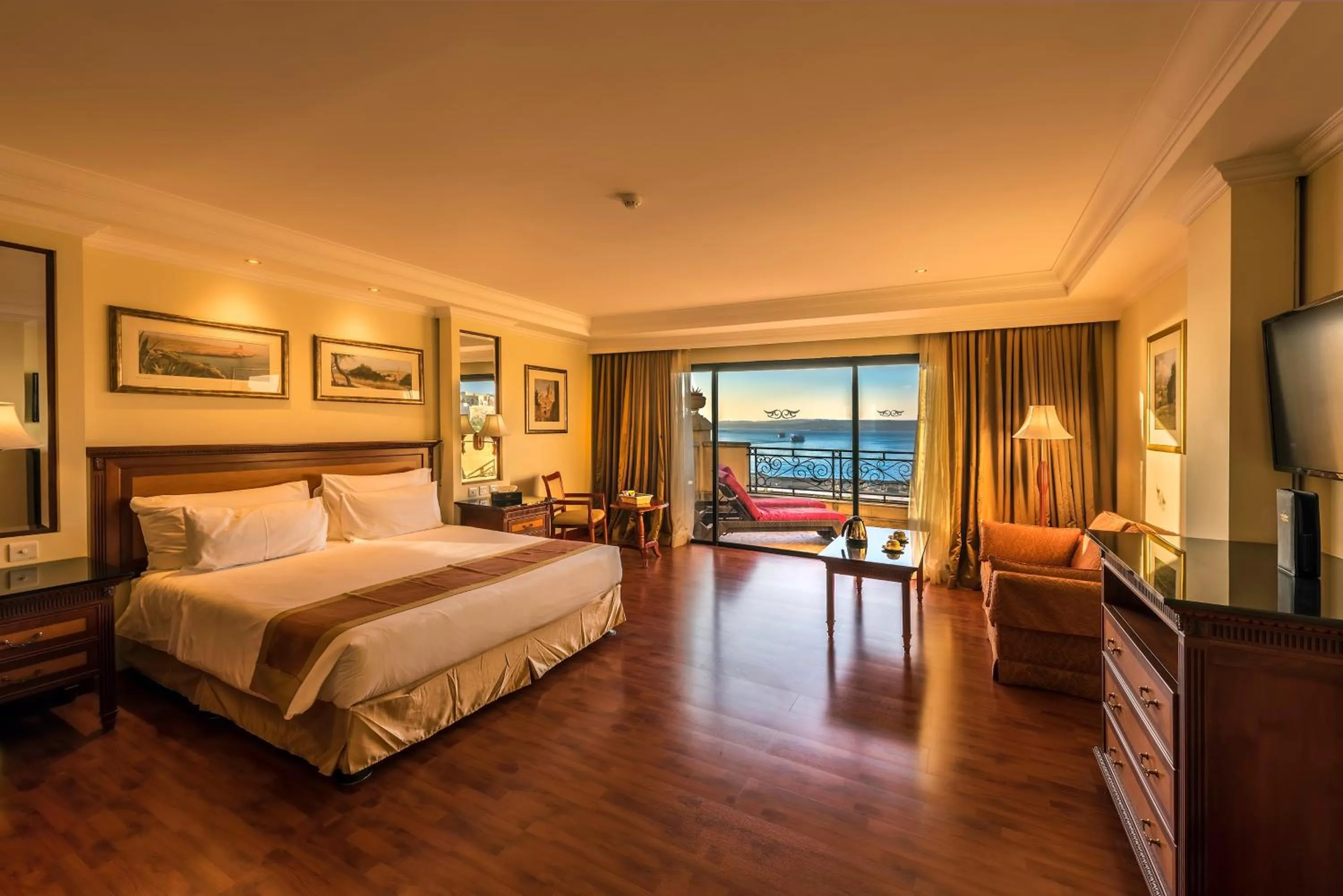 Photo of the whole room, Bed in Grand Hotel Gozo