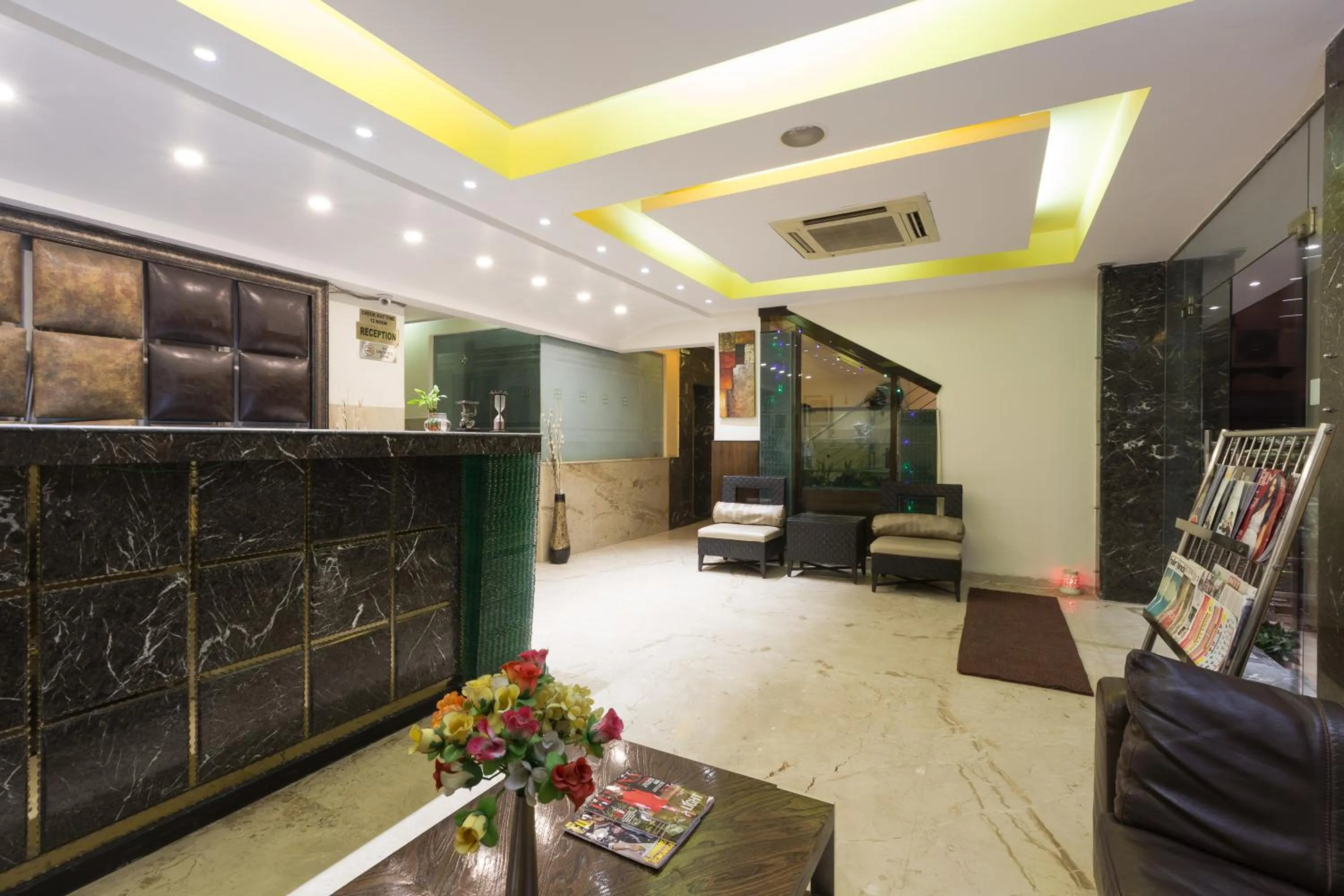 Lobby or reception in Hotel Kingston Park near Ganga Ram Hospital