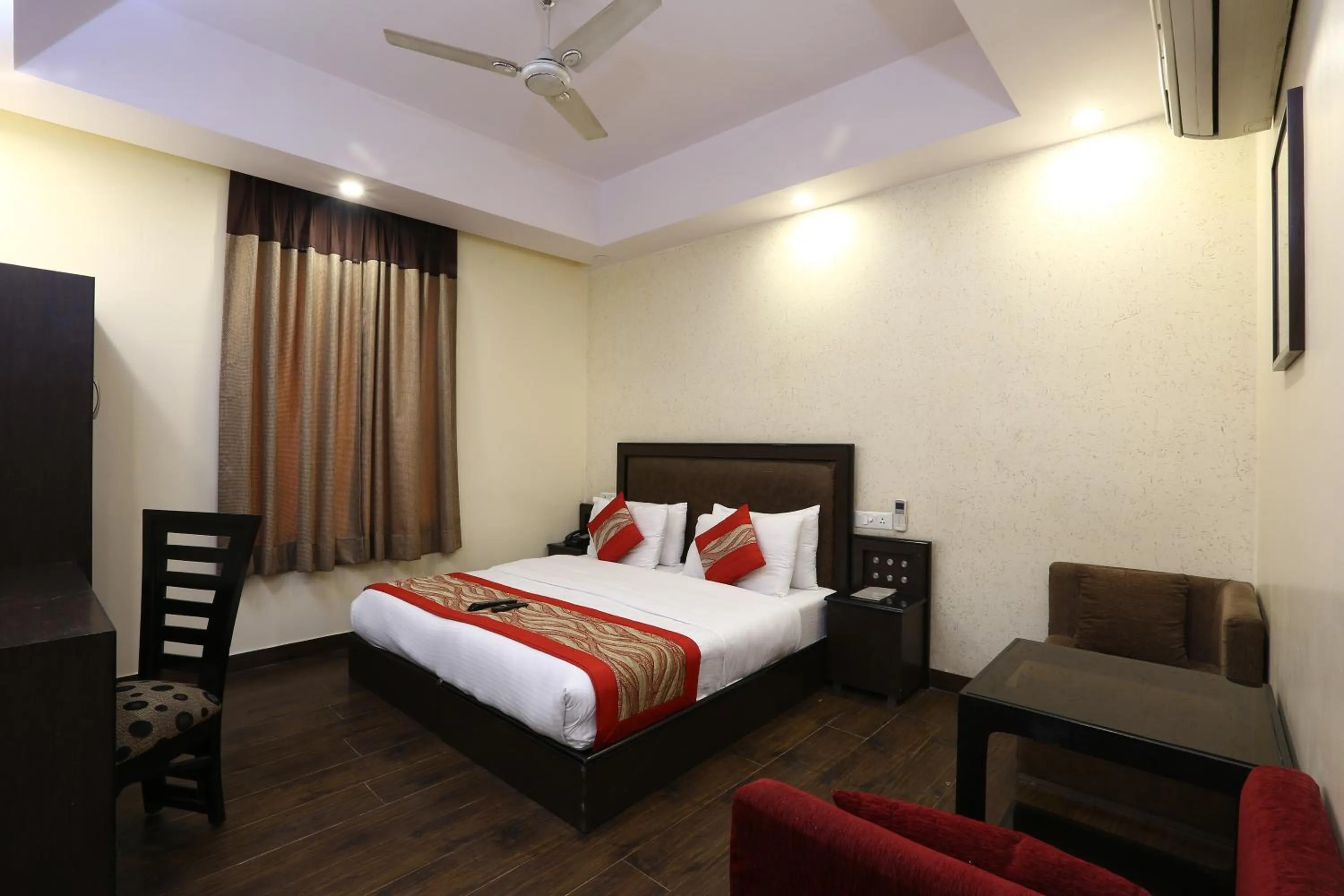 Bedroom, Bed in Hotel Kingston Park near Ganga Ram Hospital