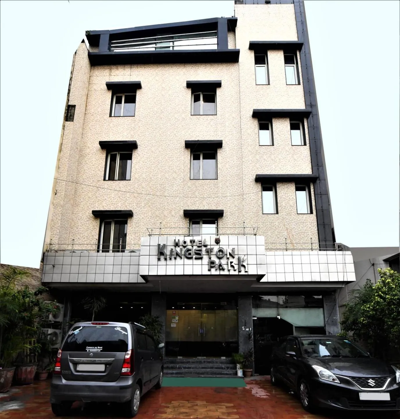 Property building in Hotel Kingston Park near Ganga Ram Hospital