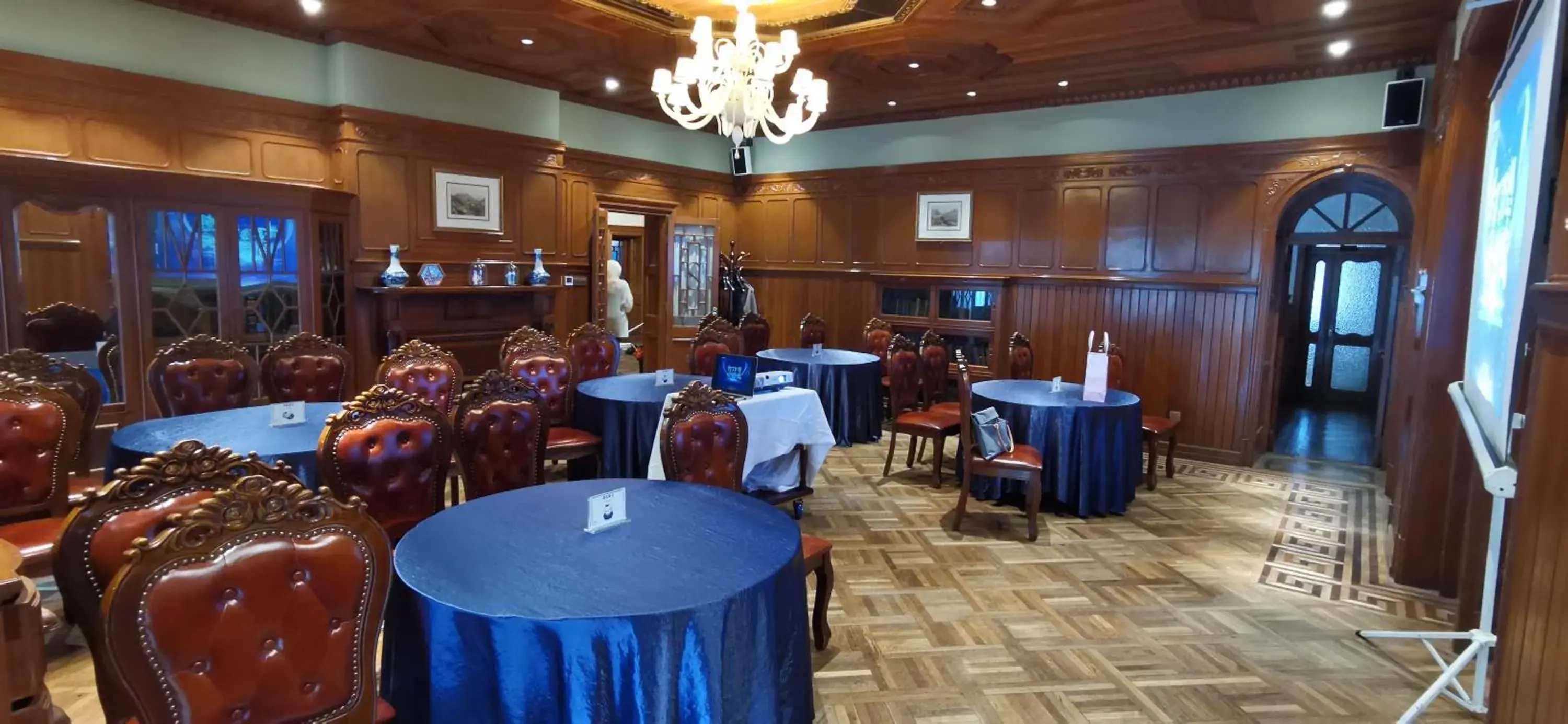 Restaurant/places to eat in Shanghai Moller Villa Hotel Restaurant/places to eat in Shanghai Moller Villa Hotel