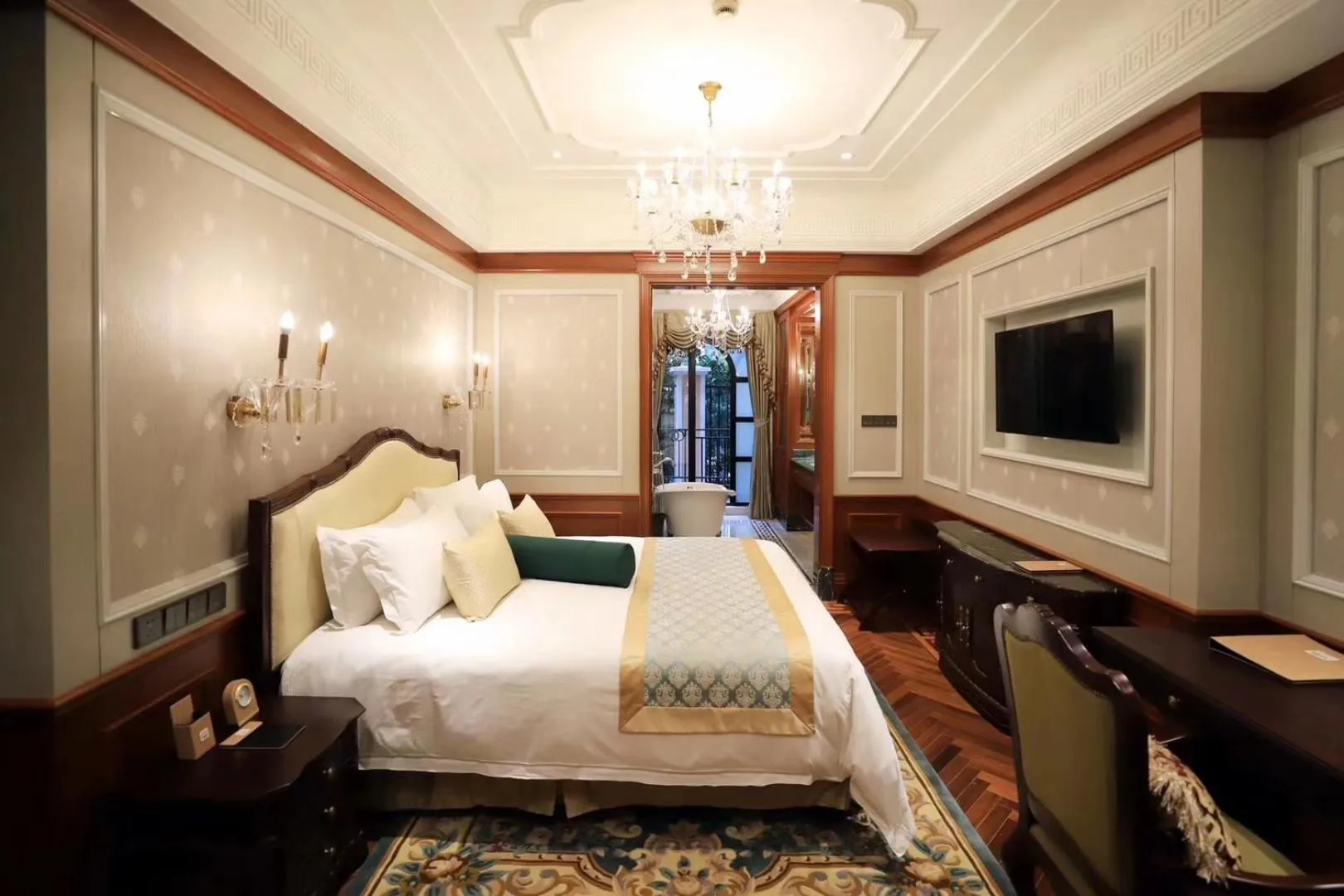 Bed in Shanghai Moller Villa Hotel