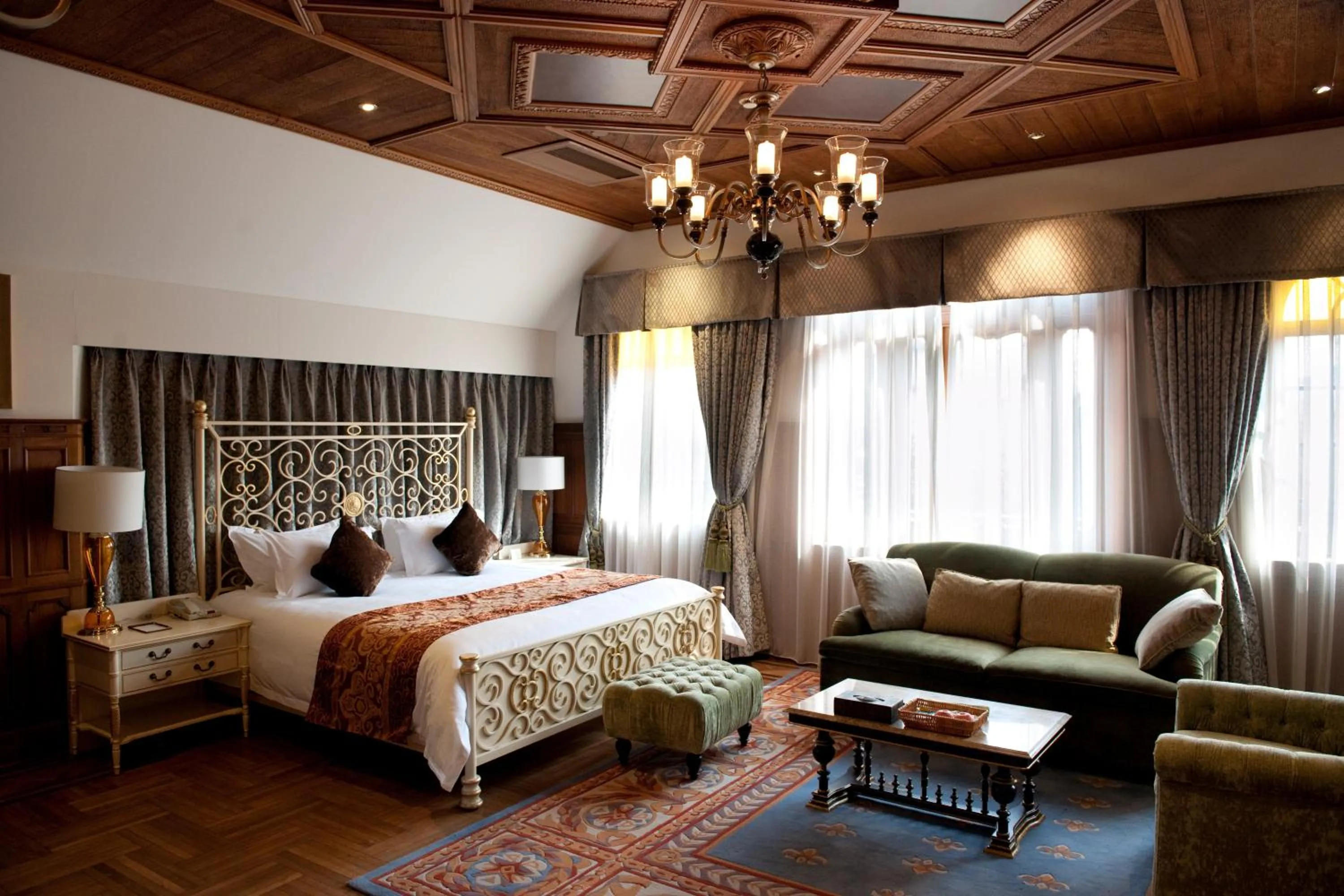 Photo of the whole room, Bed in Shanghai Moller Villa Hotel