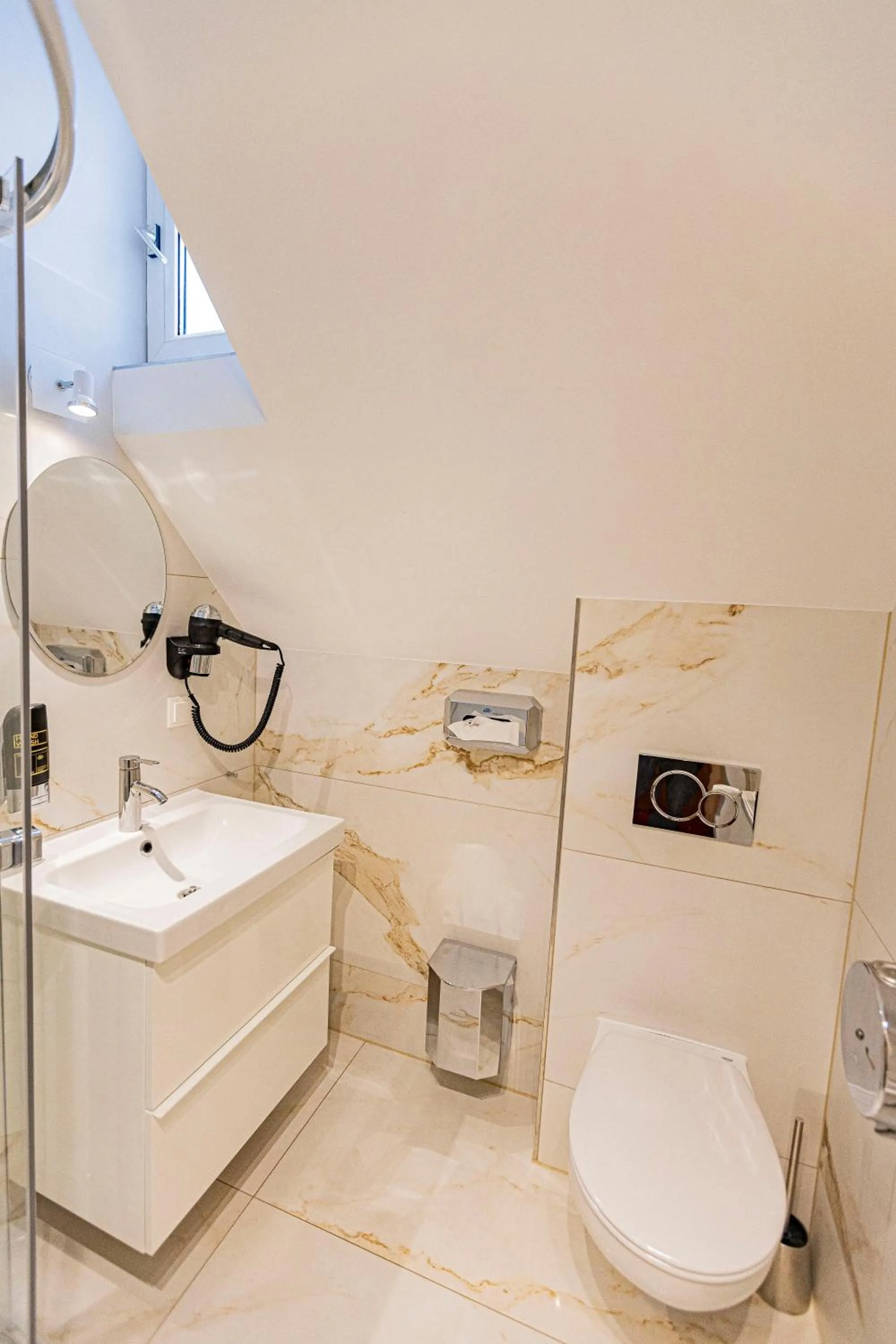 Toilet in Hotel Klimt