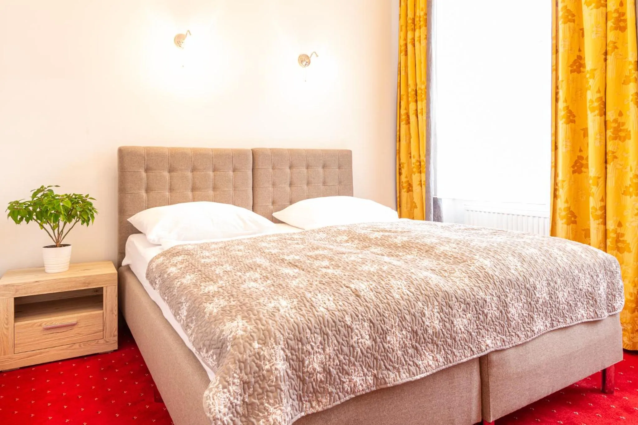 Bed in Hotel Klimt