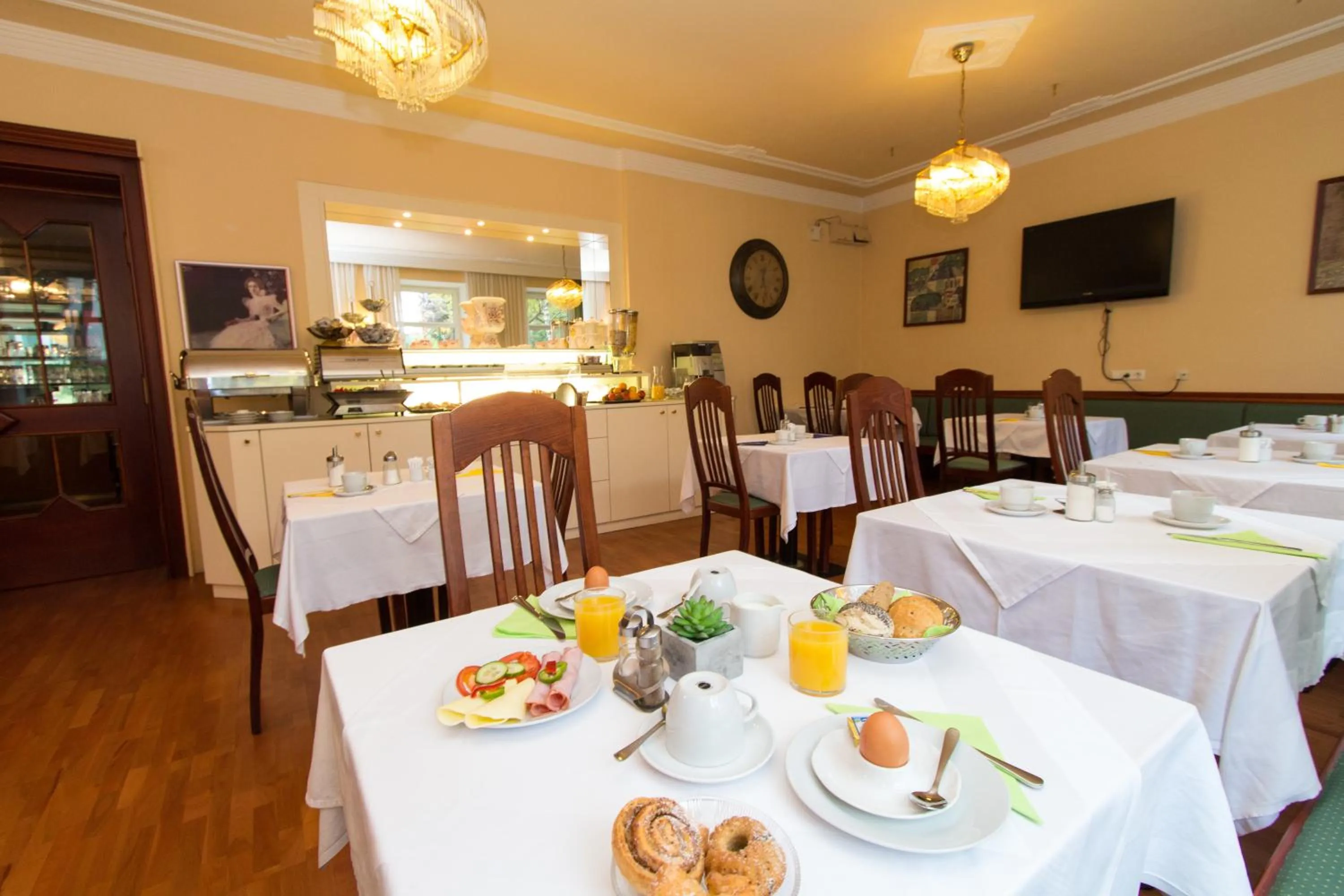 Restaurant/places to eat in Hotel Klimt