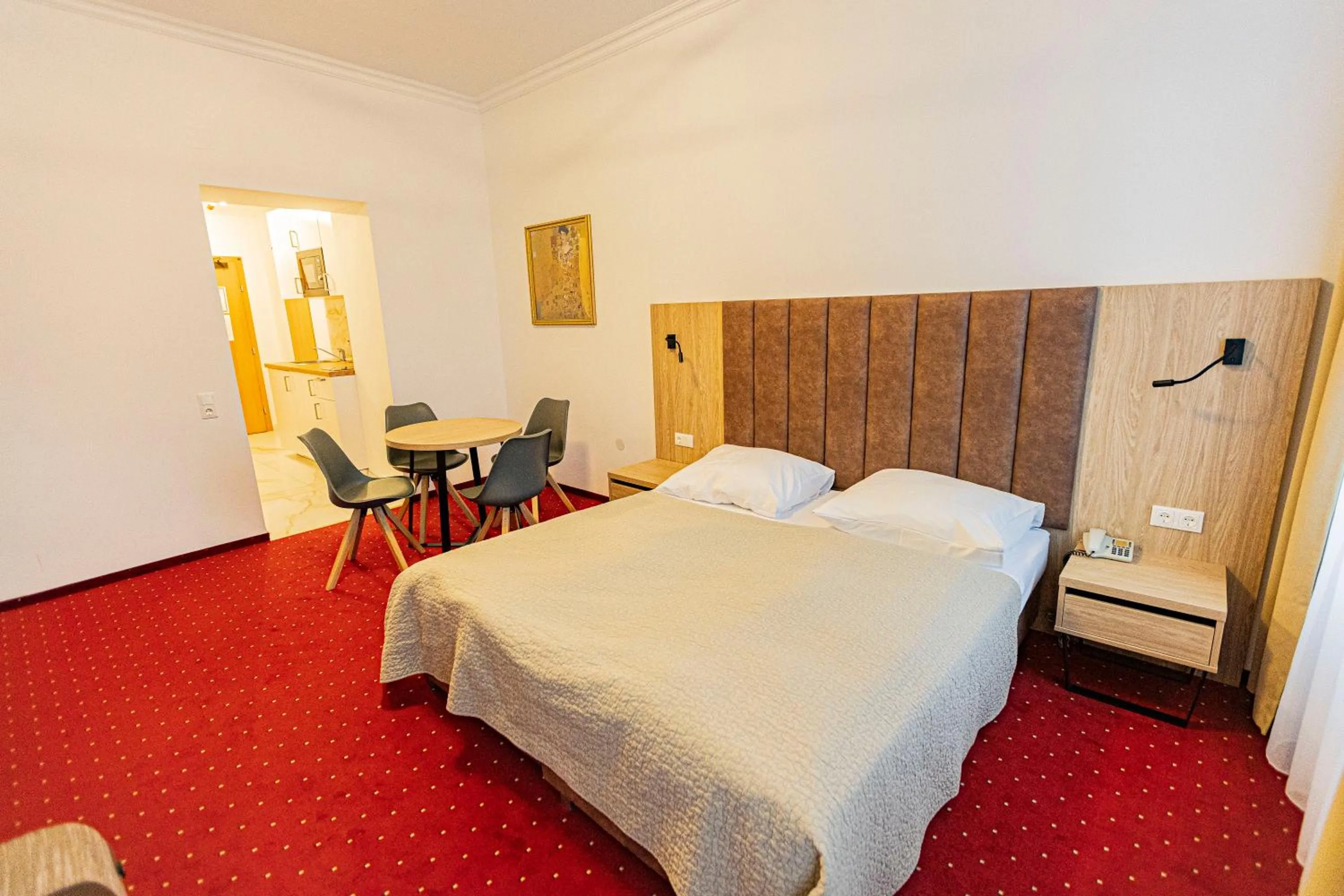 Photo of the whole room, Bed in Hotel Klimt