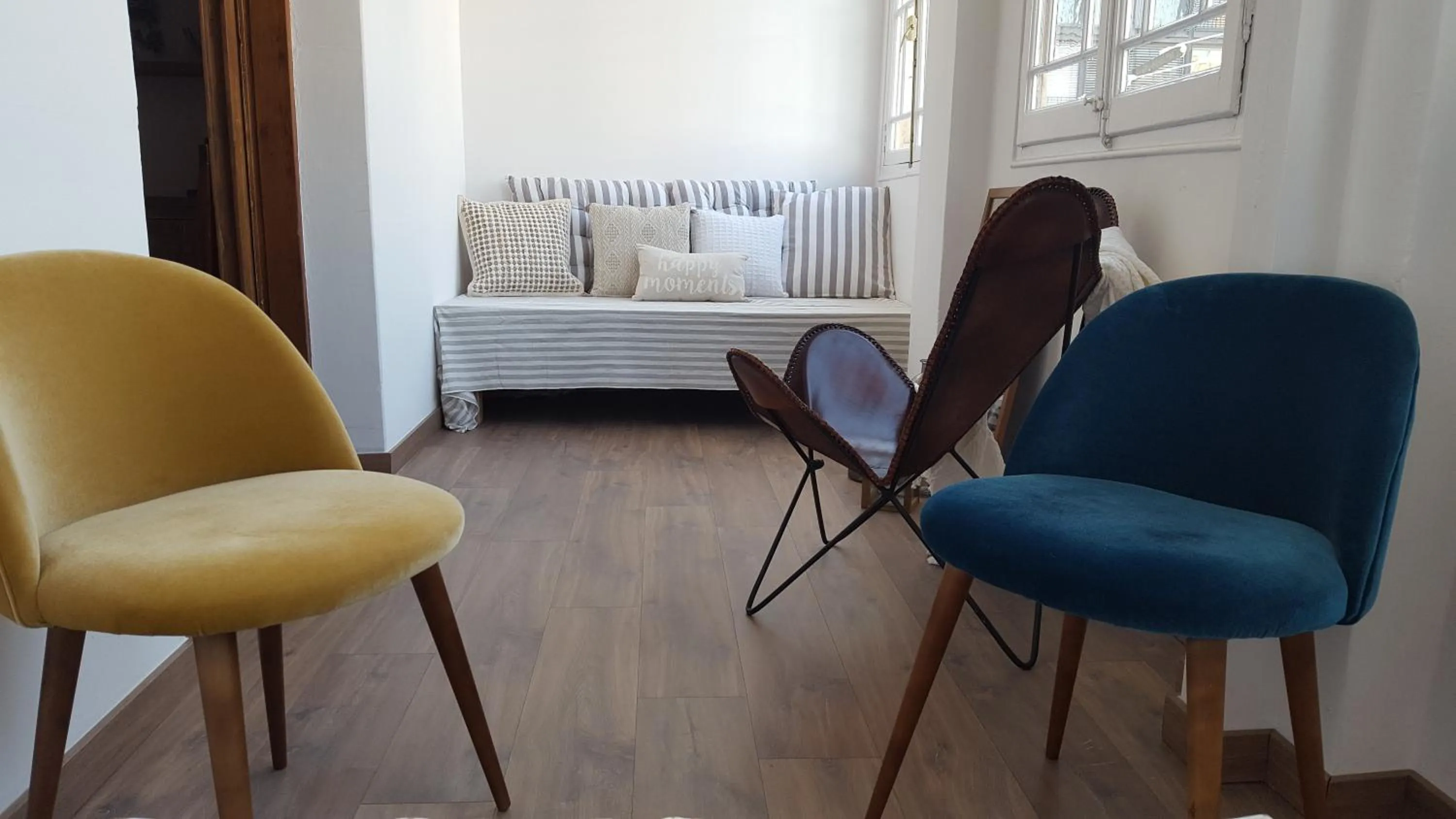 Balcony/Terrace, Bed in Hostal Girona