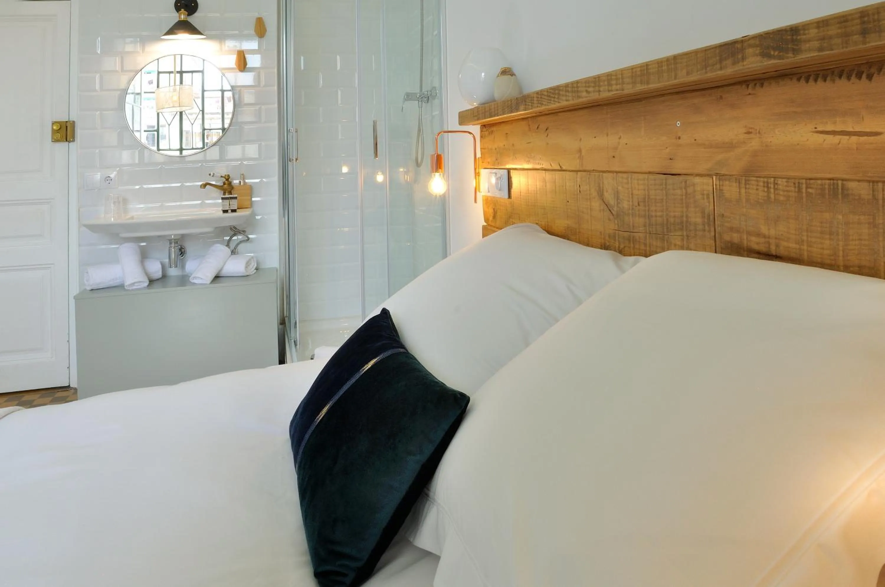 Bed in Hostal Girona