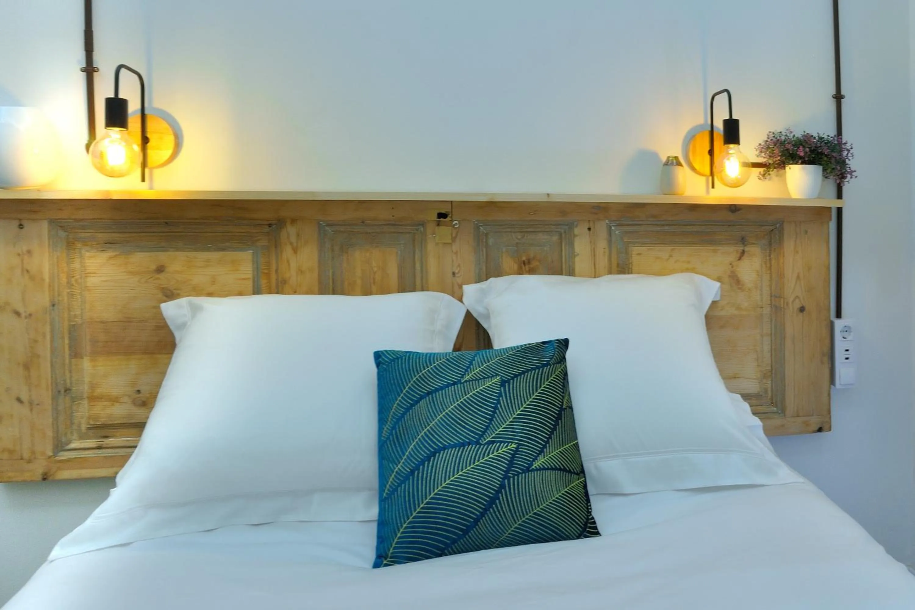 Bed in Hostal Girona