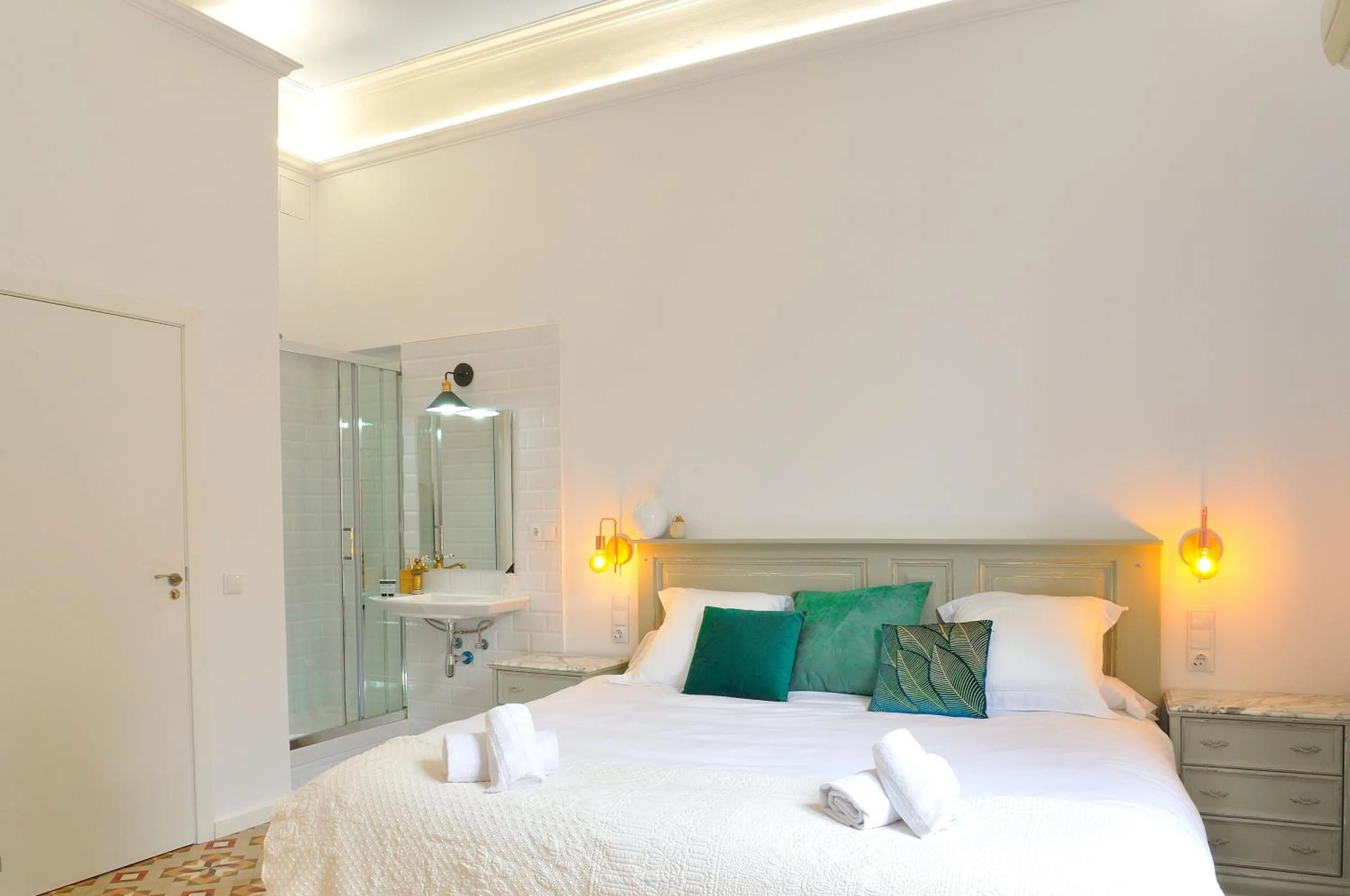 Photo of the whole room, Bed in Hostal Girona