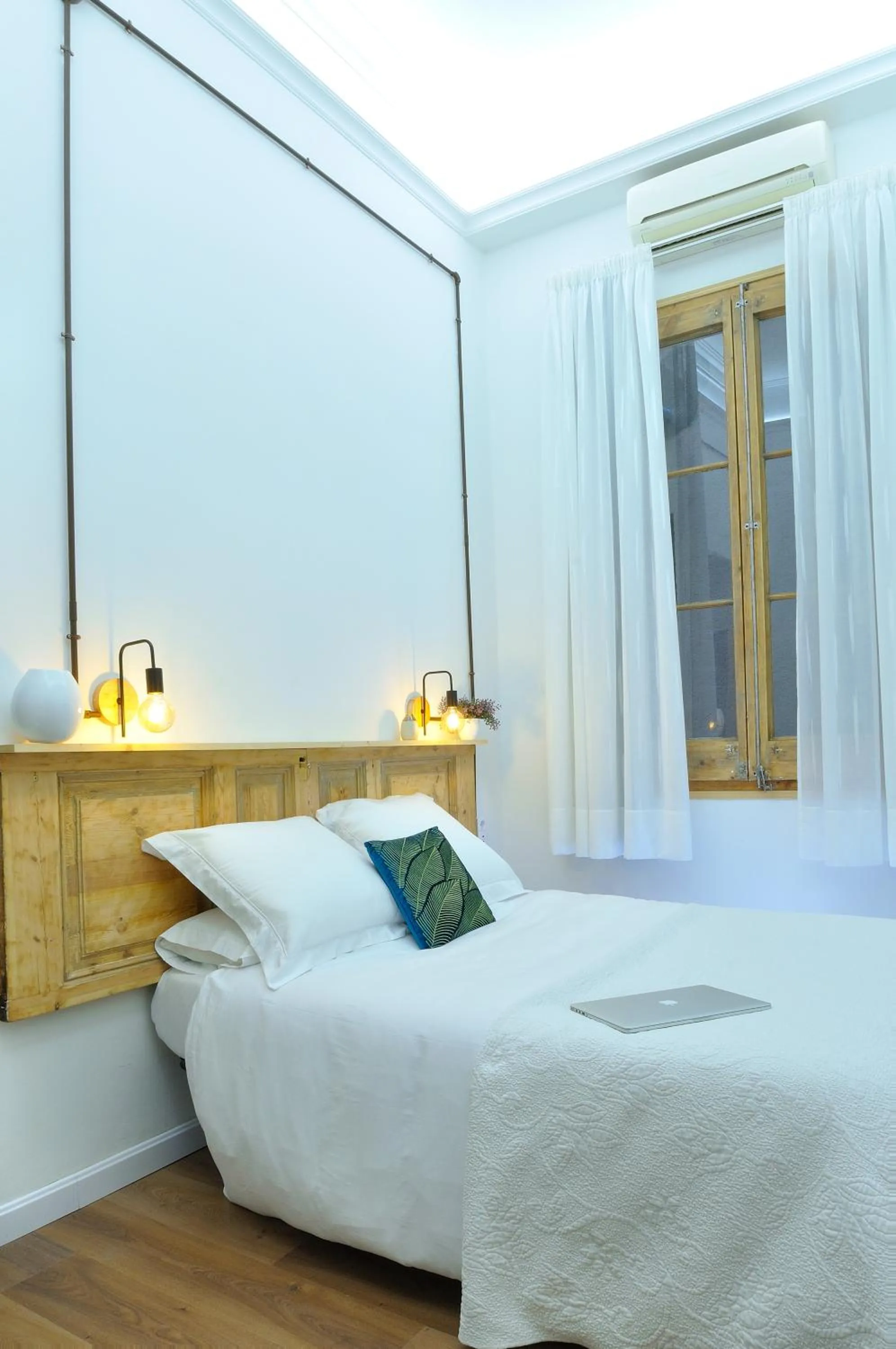 Photo of the whole room, Bed in Hostal Girona