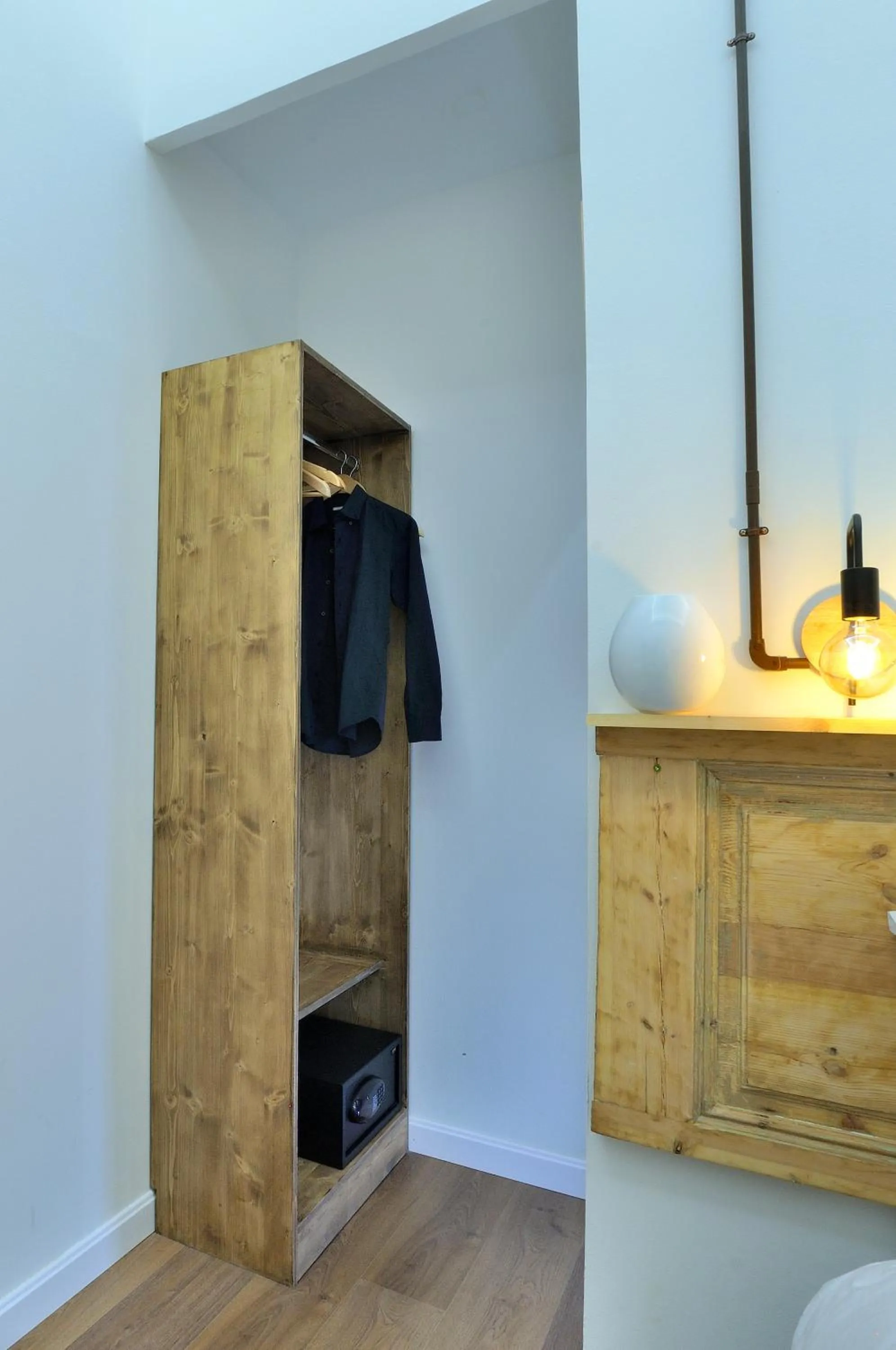 Decorative detail in Hostal Girona