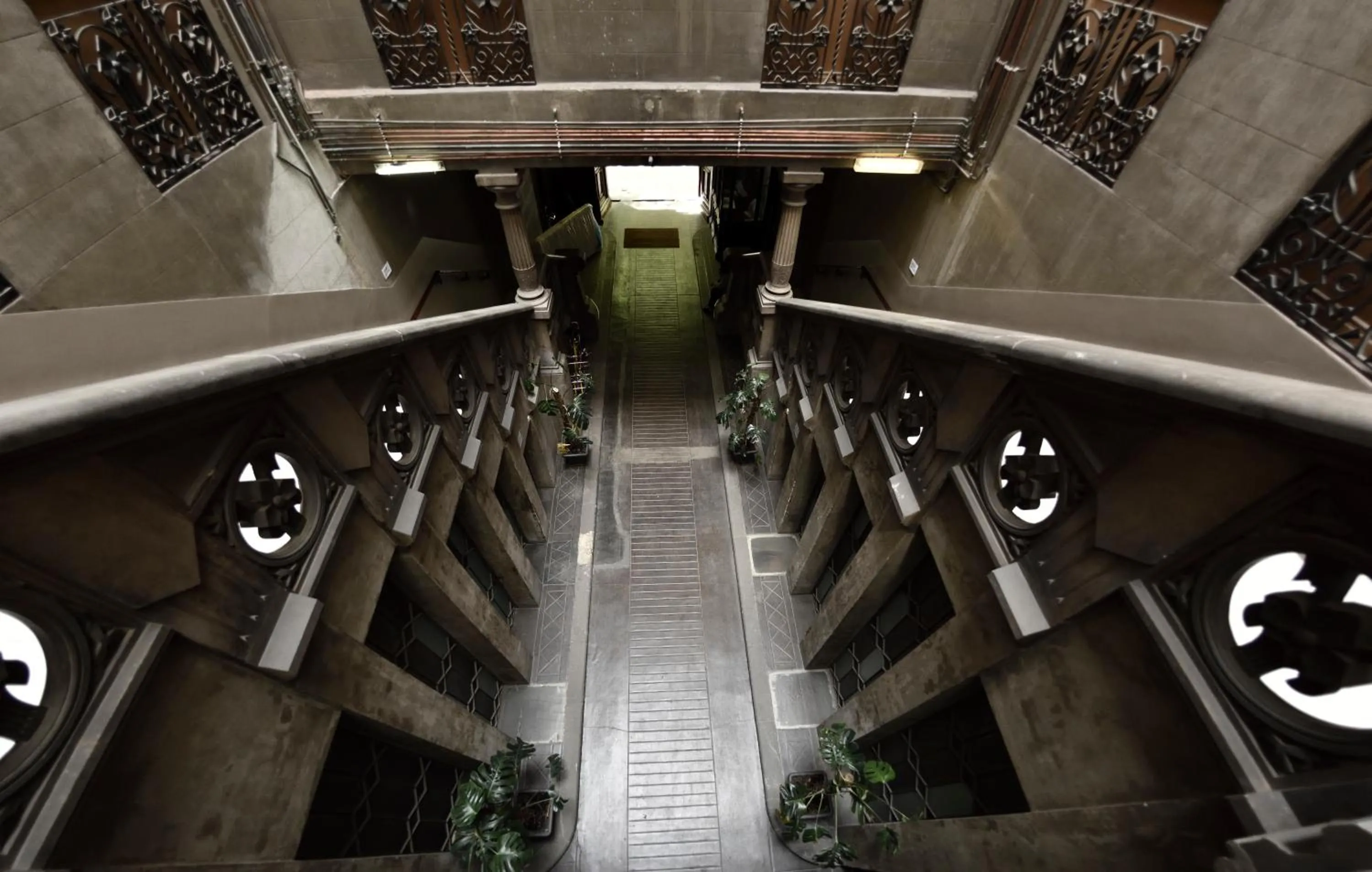 Facade/entrance in Hostal Girona
