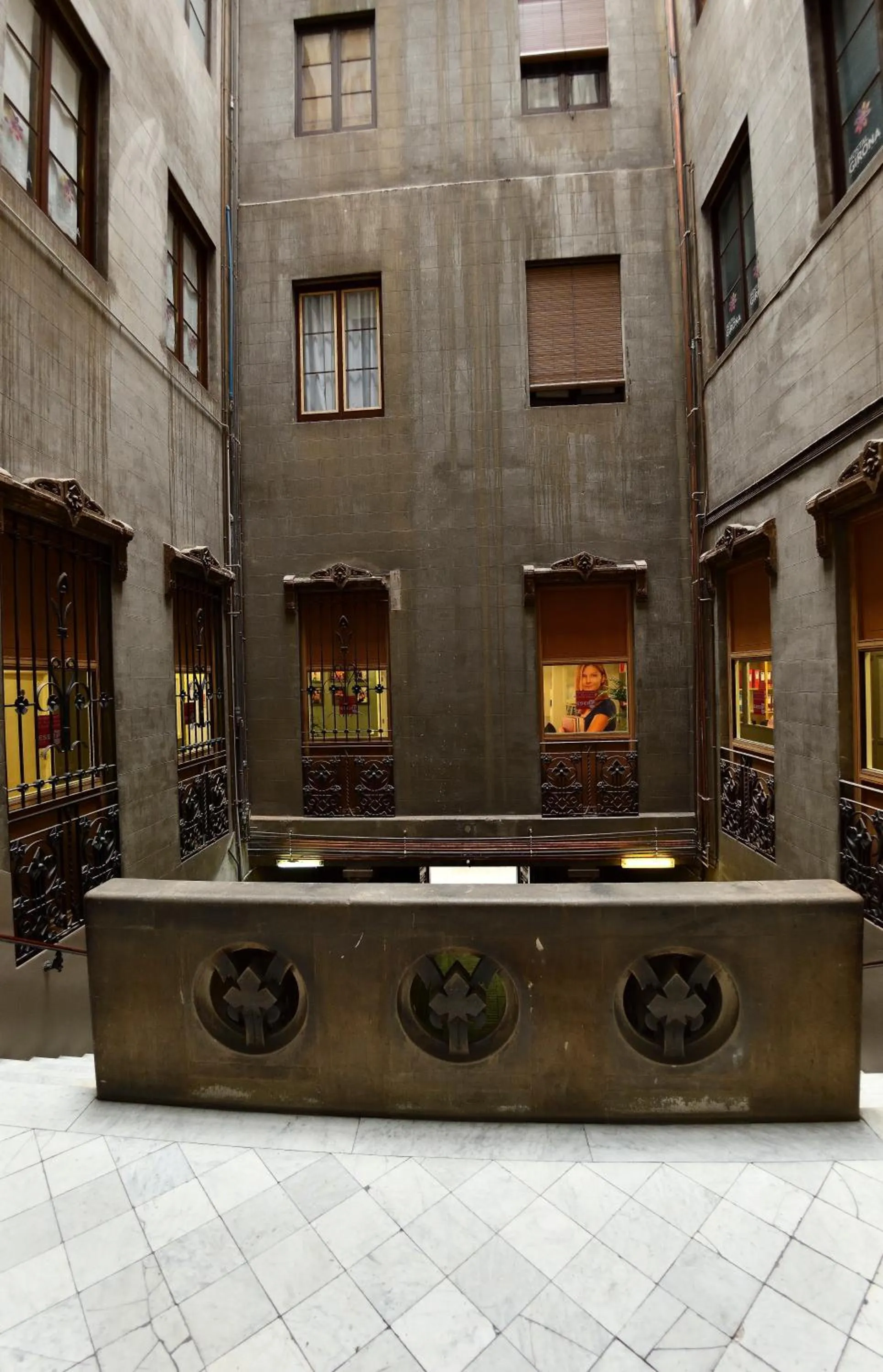 Facade/entrance in Hostal Girona