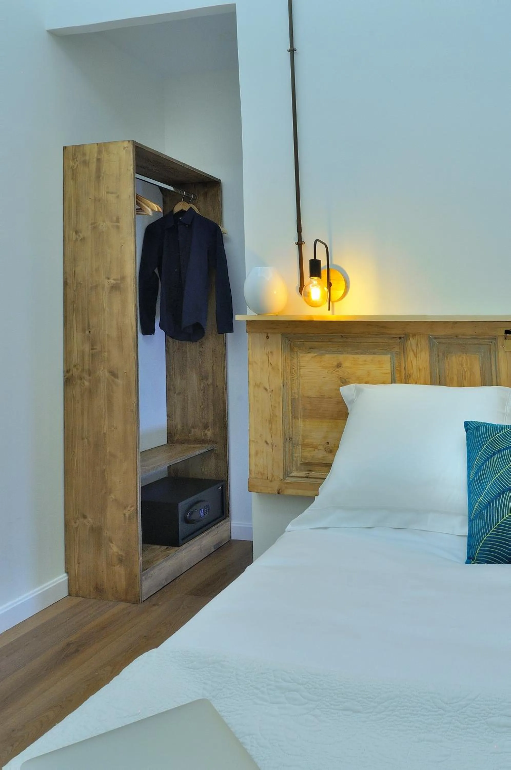 Bed in Hostal Girona