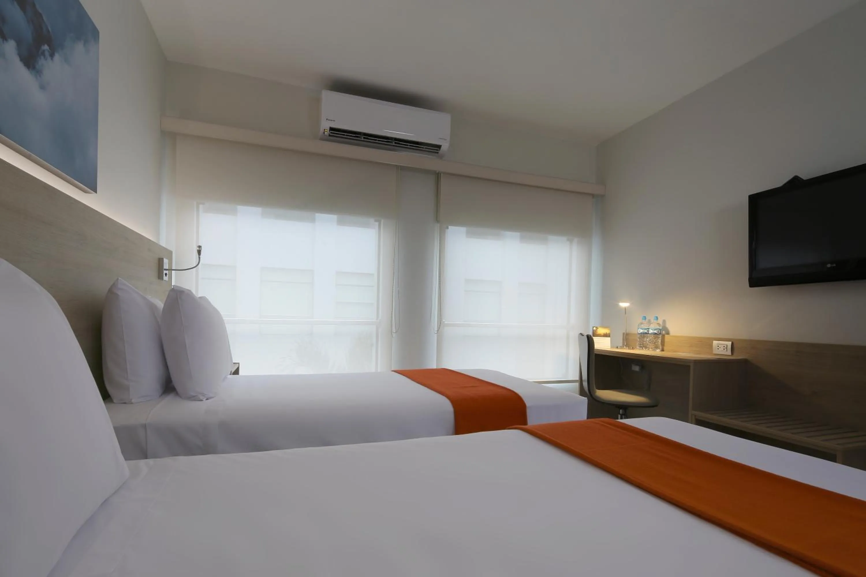 Shower, Bed in Casa Andina Standard Piura