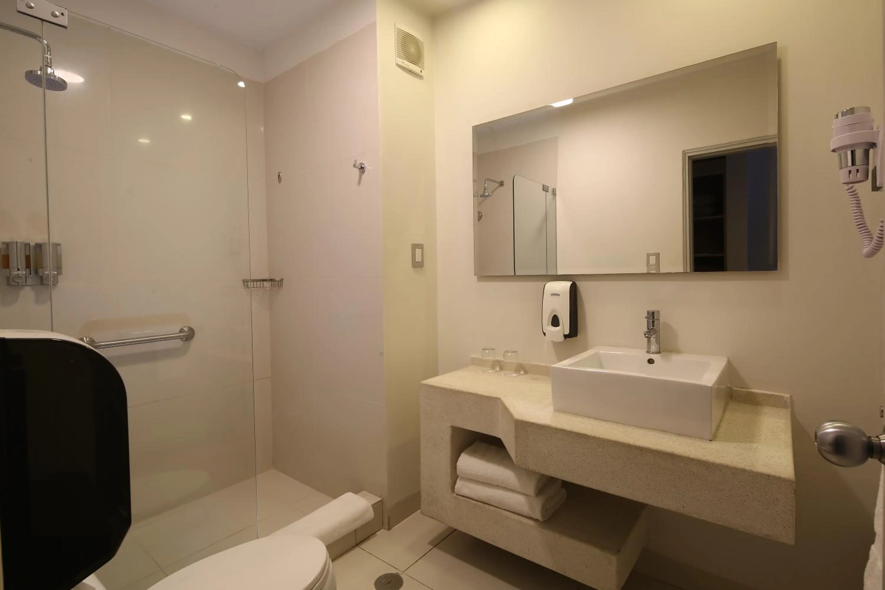 Shower in Casa Andina Standard Piura