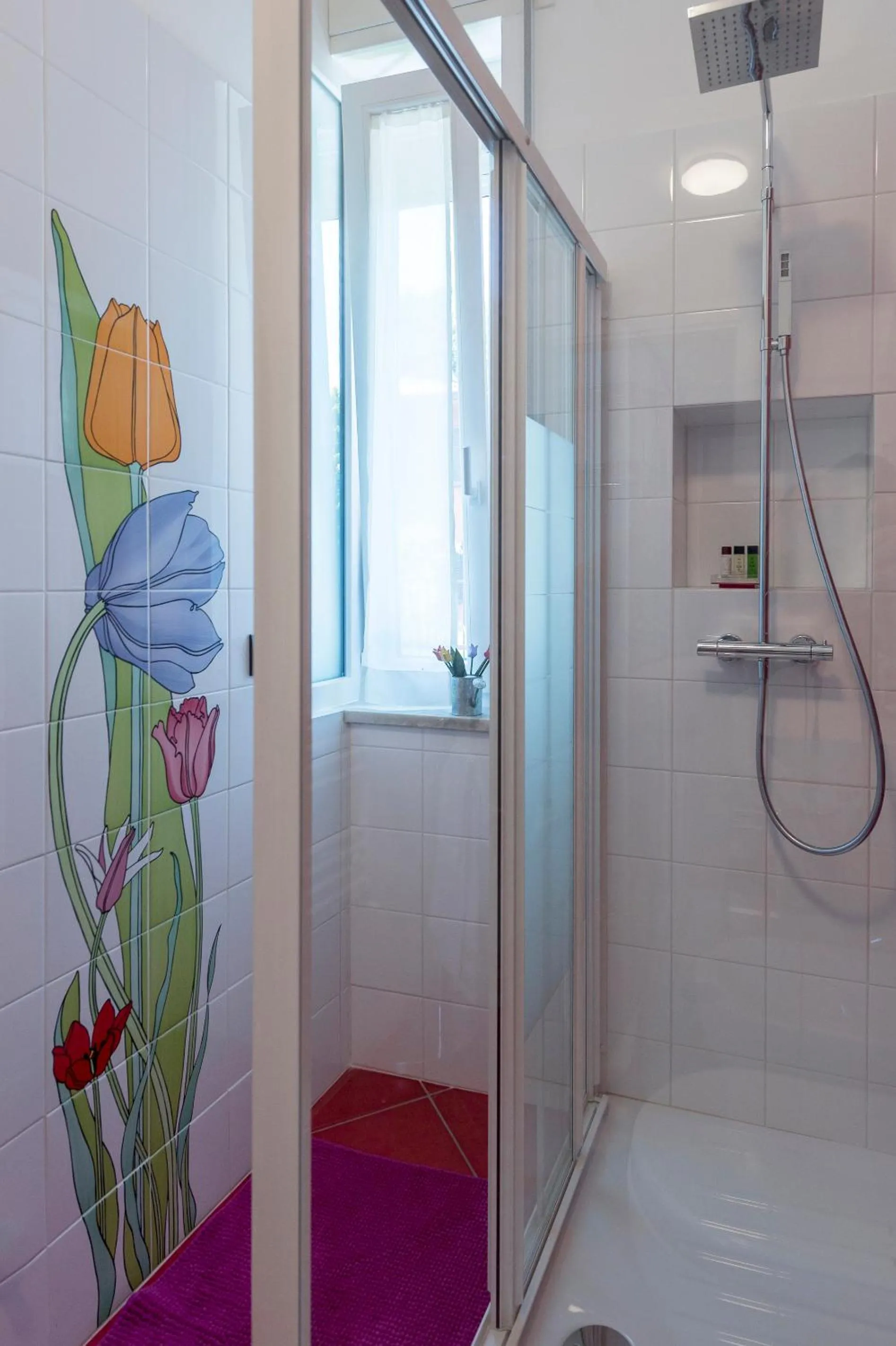 Shower in B&B Villa Giuli