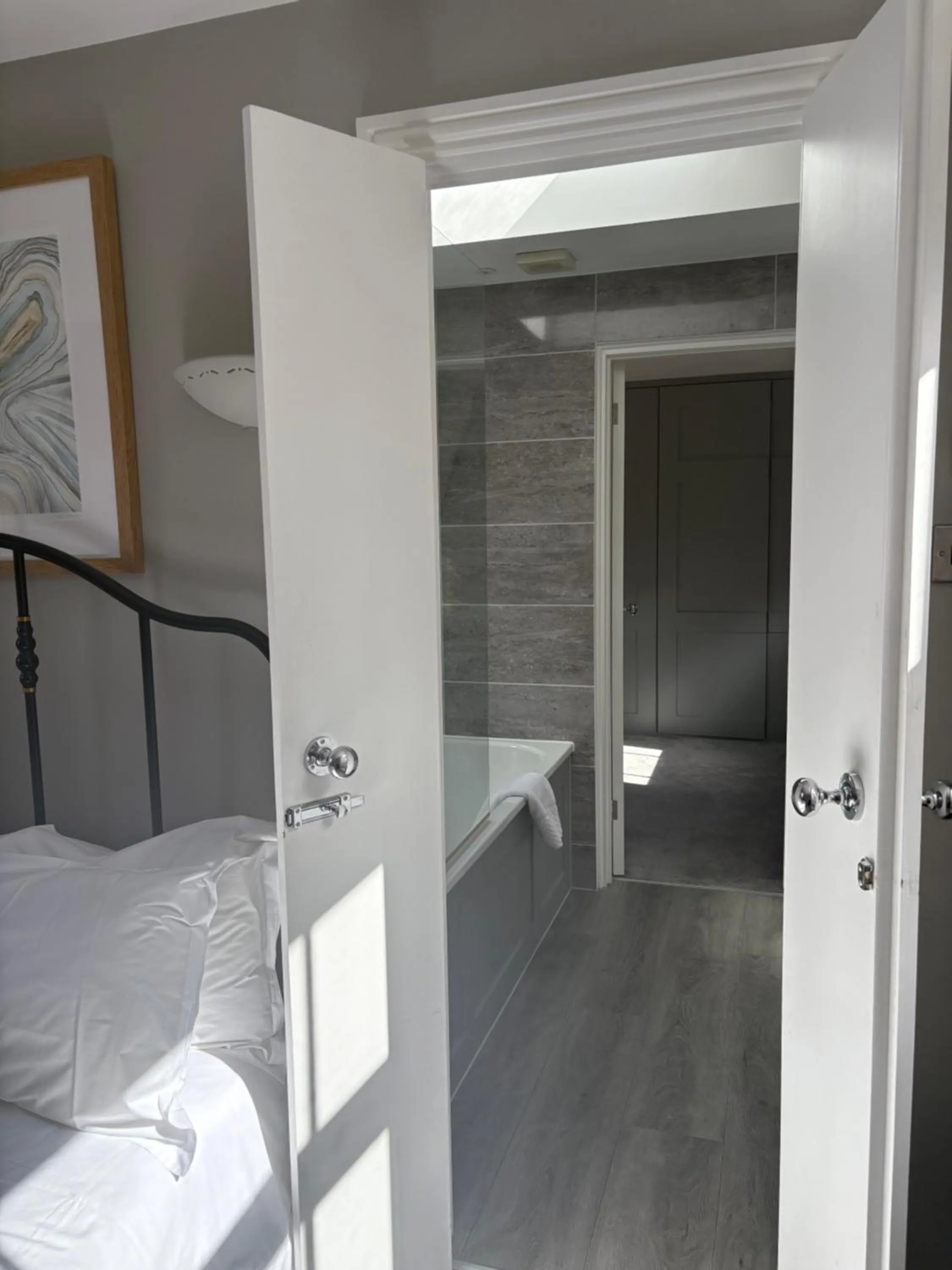 Bedroom, Bed in One Warwick Park Hotel