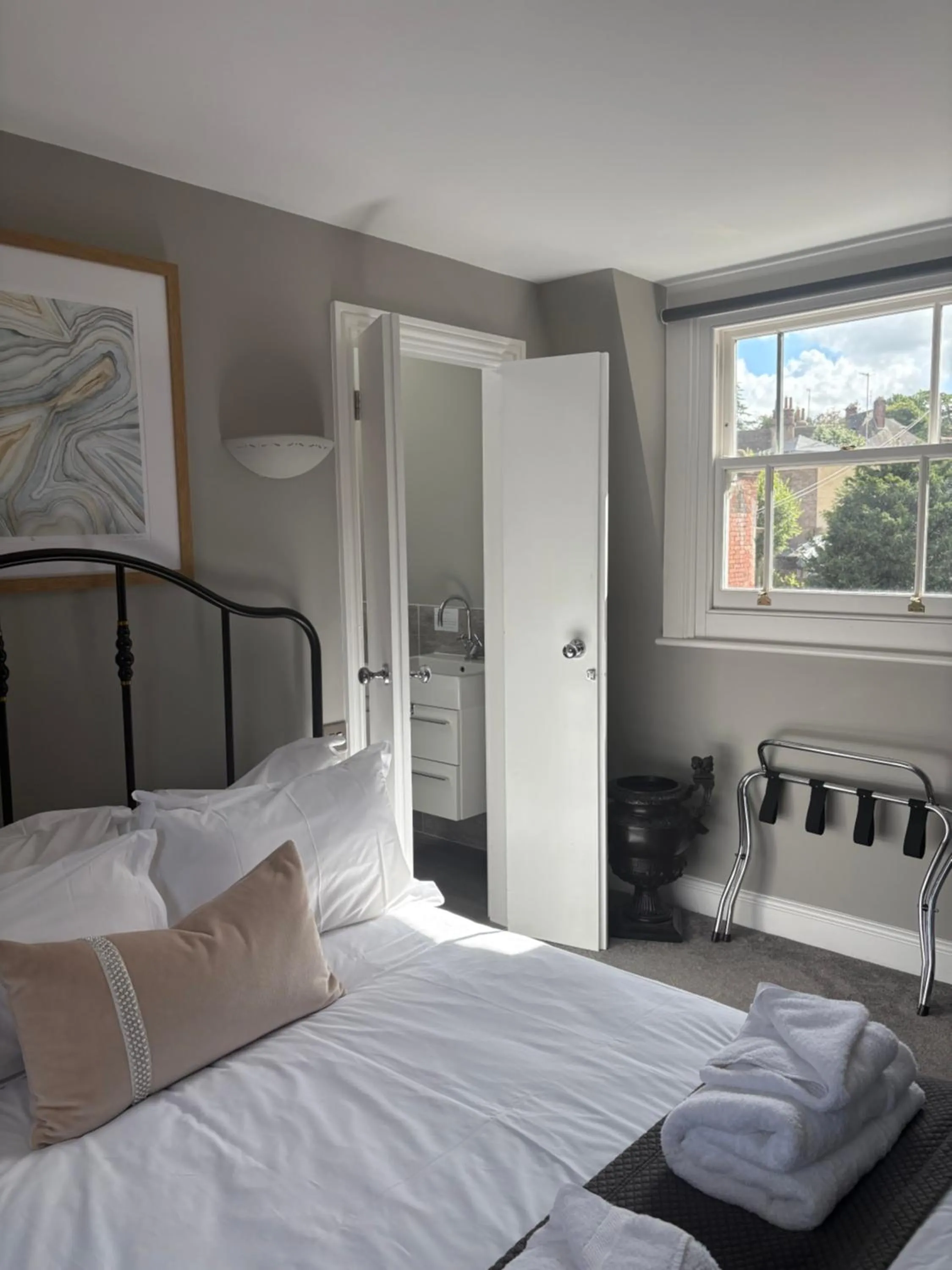 Bedroom, Bed in One Warwick Park Hotel