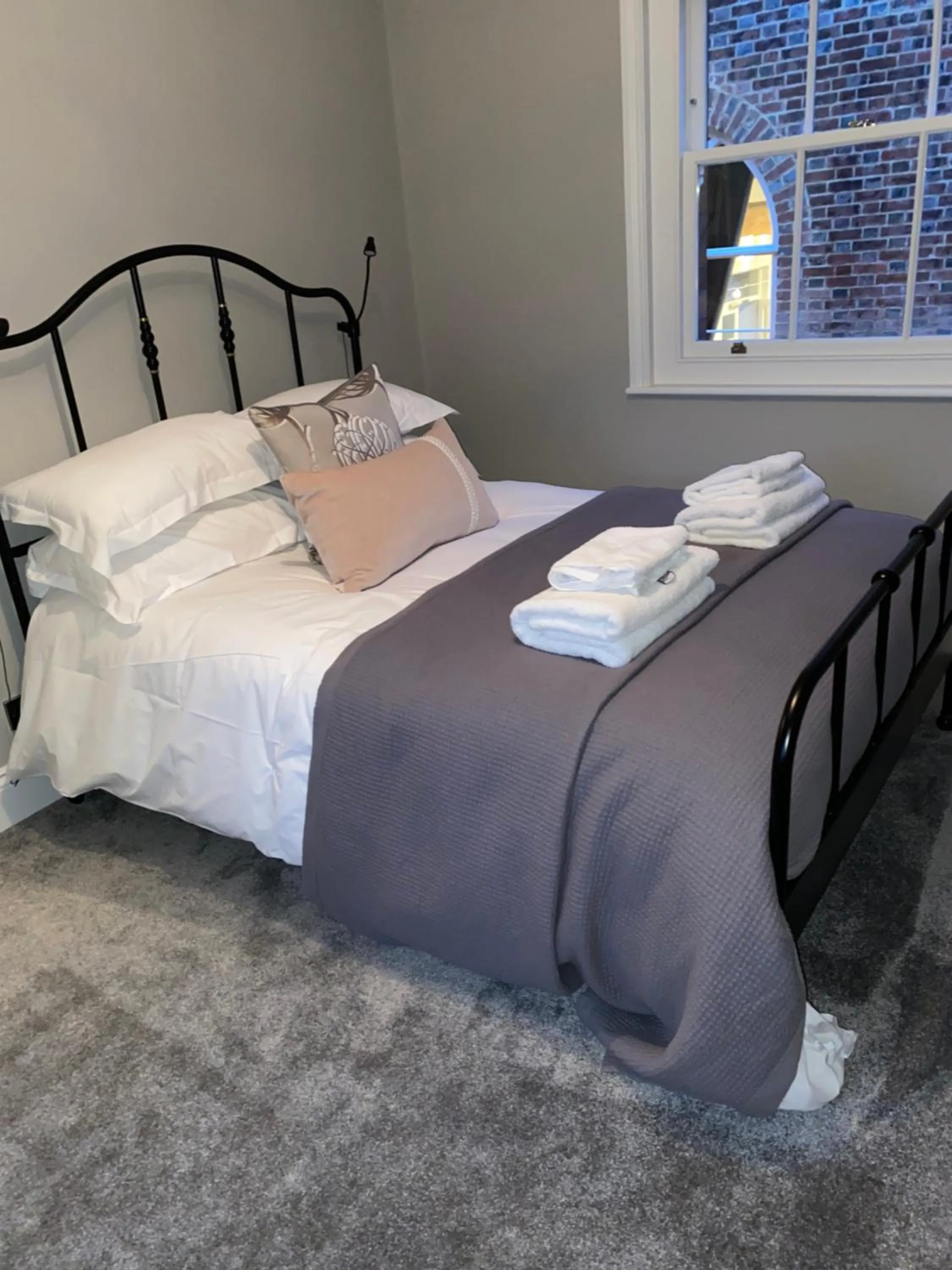 Bed in One Warwick Park Hotel