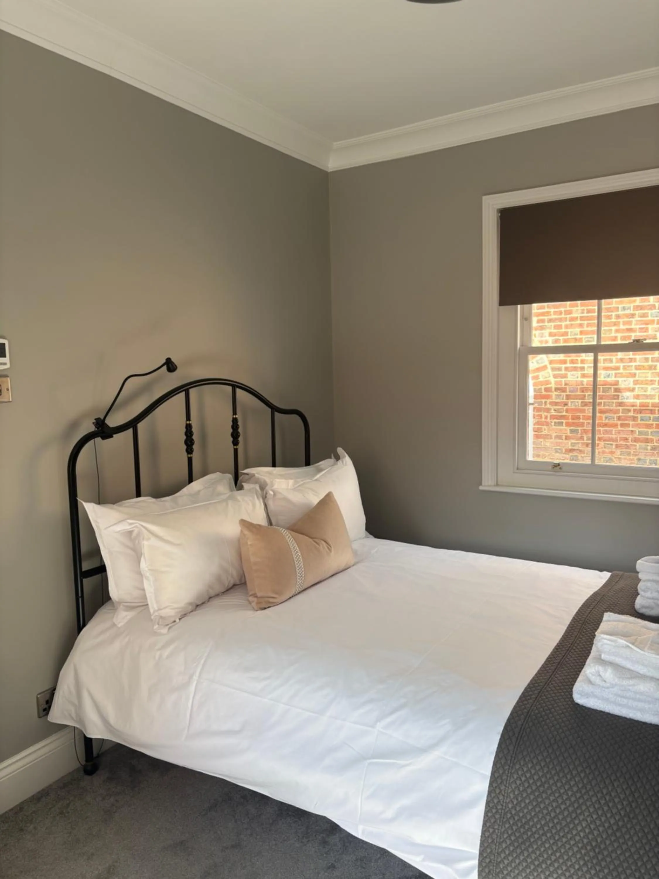 Bedroom, Bed in One Warwick Park Hotel