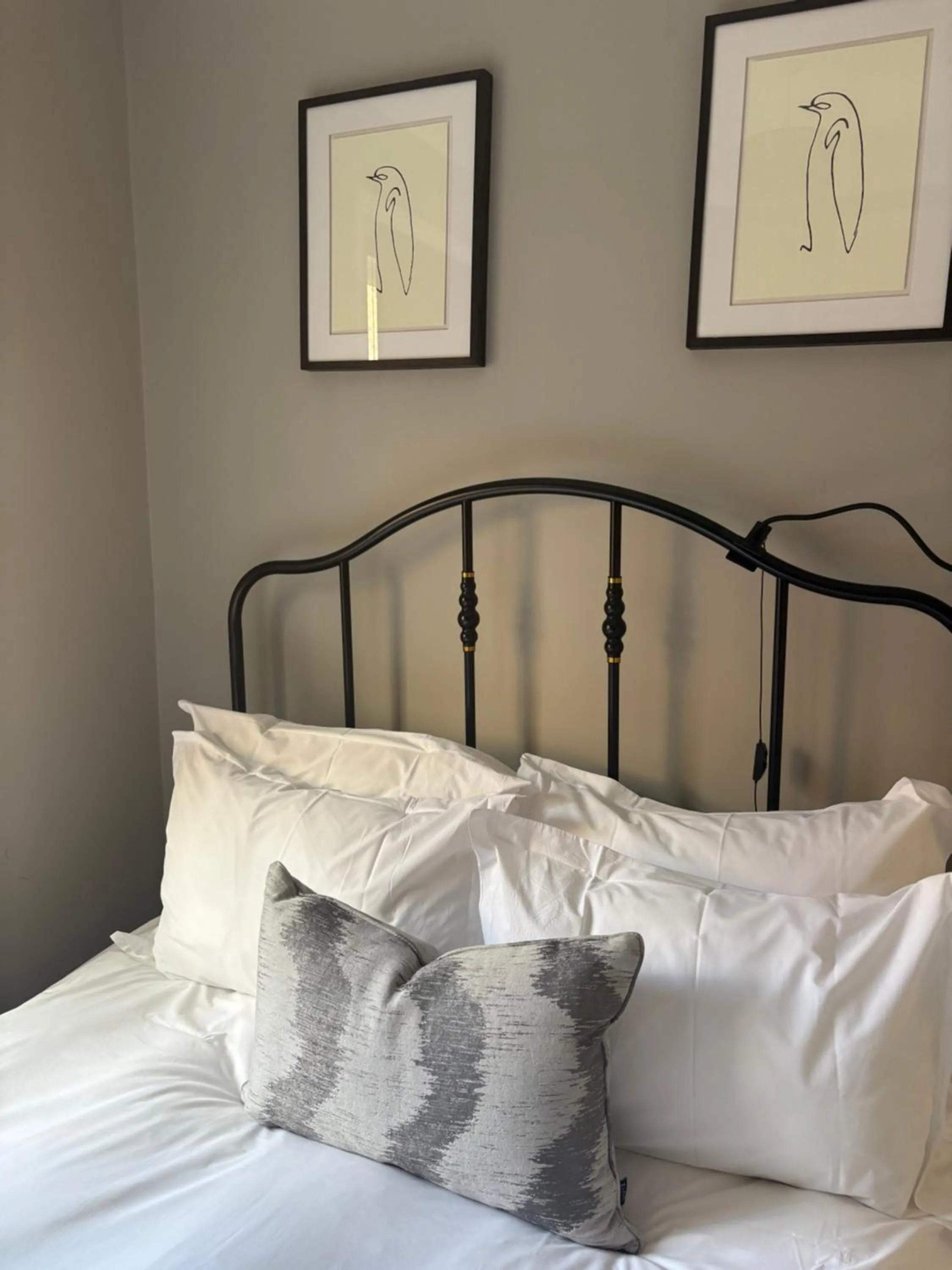 Bedroom, Bed in One Warwick Park Hotel