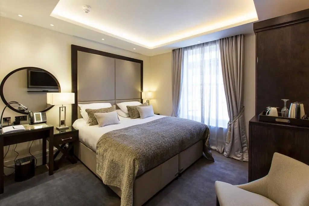 Club Double Room in One Warwick Park Hotel